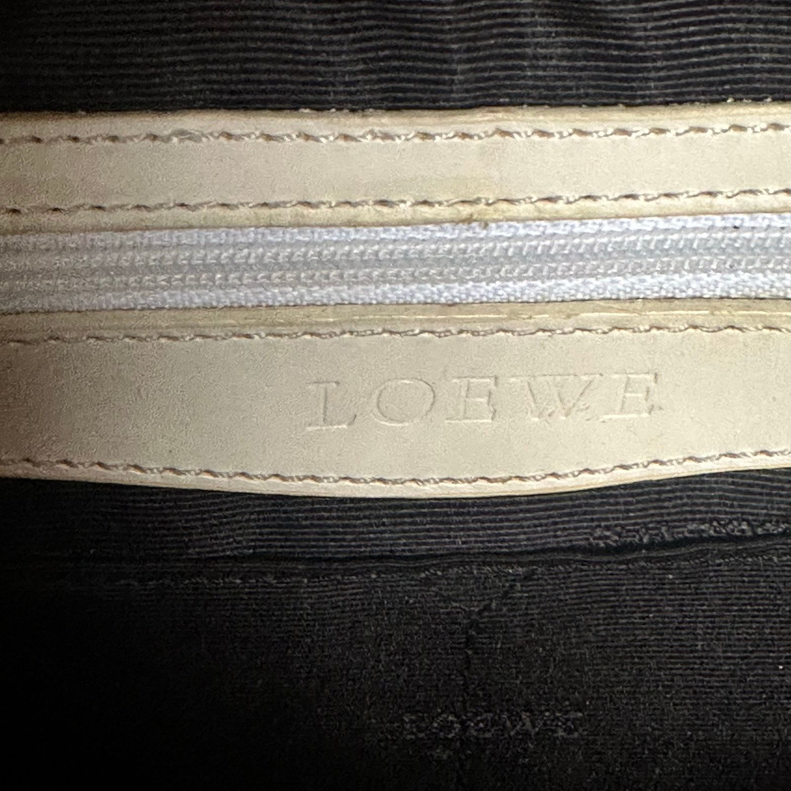 Loewe Vintage 2000's Loewe White Leather Senda Satchel Size ONE SIZE - 22 Thumbnail