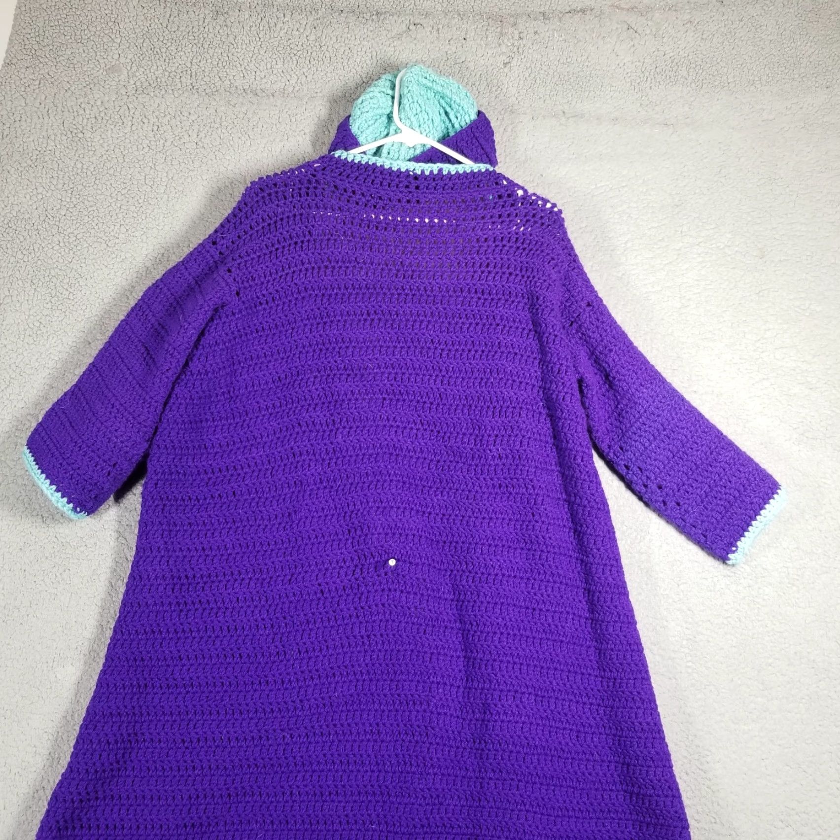 Vintage Vintage Handmade Crochet Duster Cardigan Robe Hat Woman 2XL Purple Teal 90s Bohemian Gothic Retro Hipster Rock Punk Shirt? Size XXL / US 16-18 / IT 52-54 - 4 Thumbnail