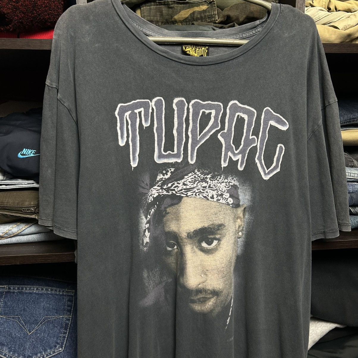 Rap Tees Vintage Tupac 2Pac Big Logo Rap streetwear 2000’s tee sizeXL Size US XL / EU 56 / 4 - 2 Thumbnail