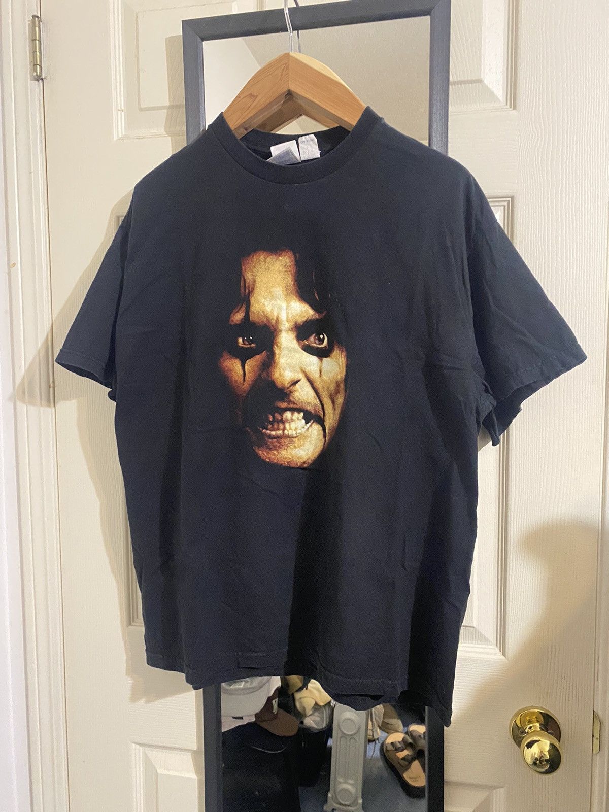Vintage Vintage Alice Cooper T Shirt Size US XL / EU 56 / 4 - 1 Thumbnail
