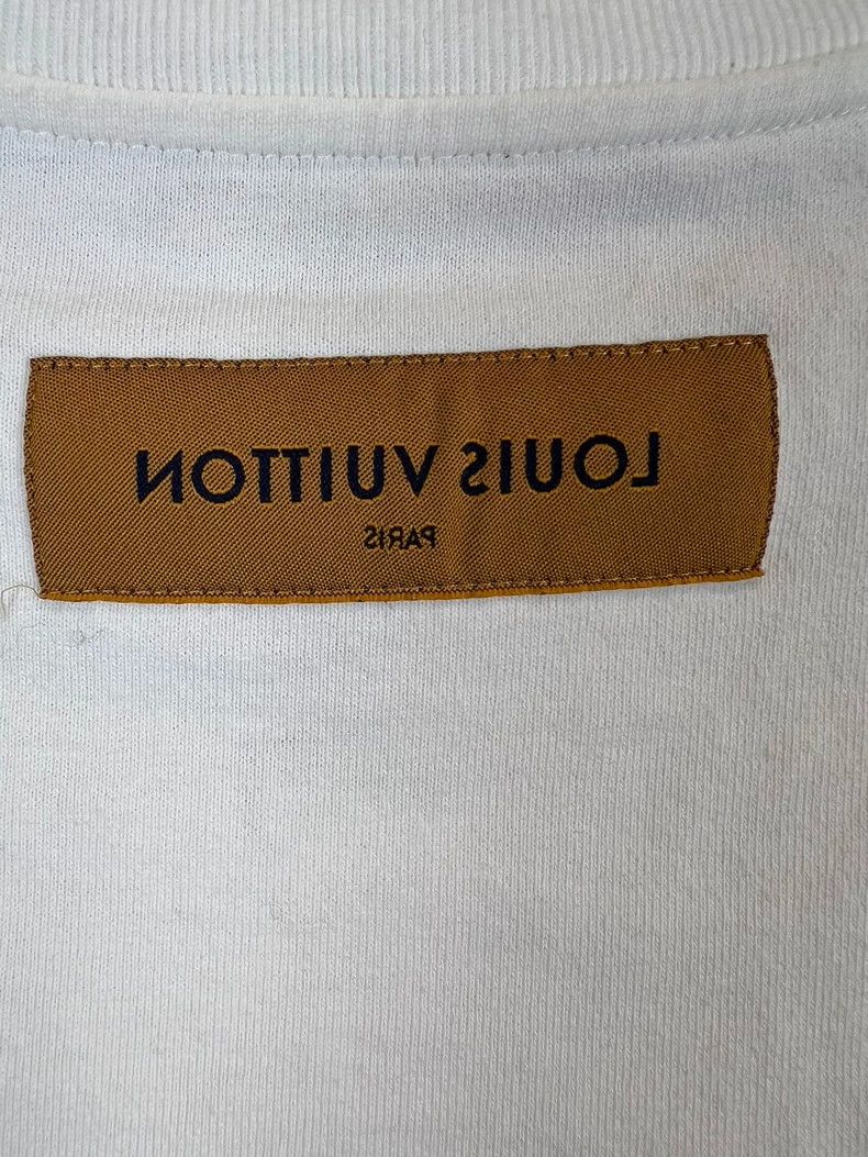 Louis Vuitton Louis Vuitton Small plane embroidered logo short sleeve Size US S / EU 44-46 / 1 - 4 Thumbnail