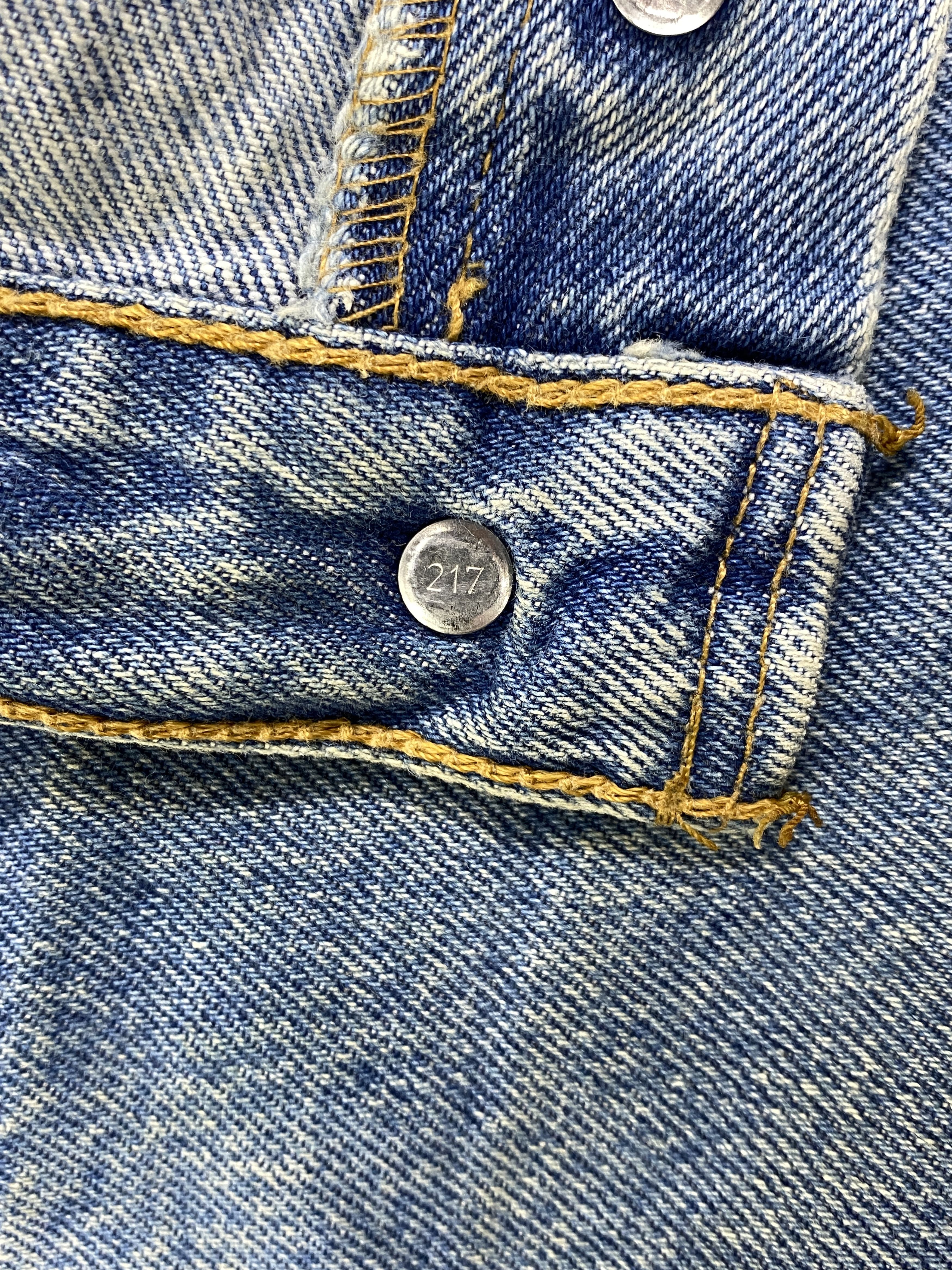 Levi's Blue Vintage Levi's 501 Jeans 37x34 Denim -JN1687 Size US 37 - 7 Thumbnail