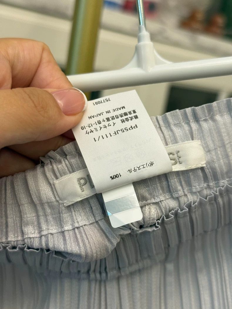 Issey Miyake Issey Miyake size:1 Light grey pleated straight-leg pants Size 31" - 4 Thumbnail