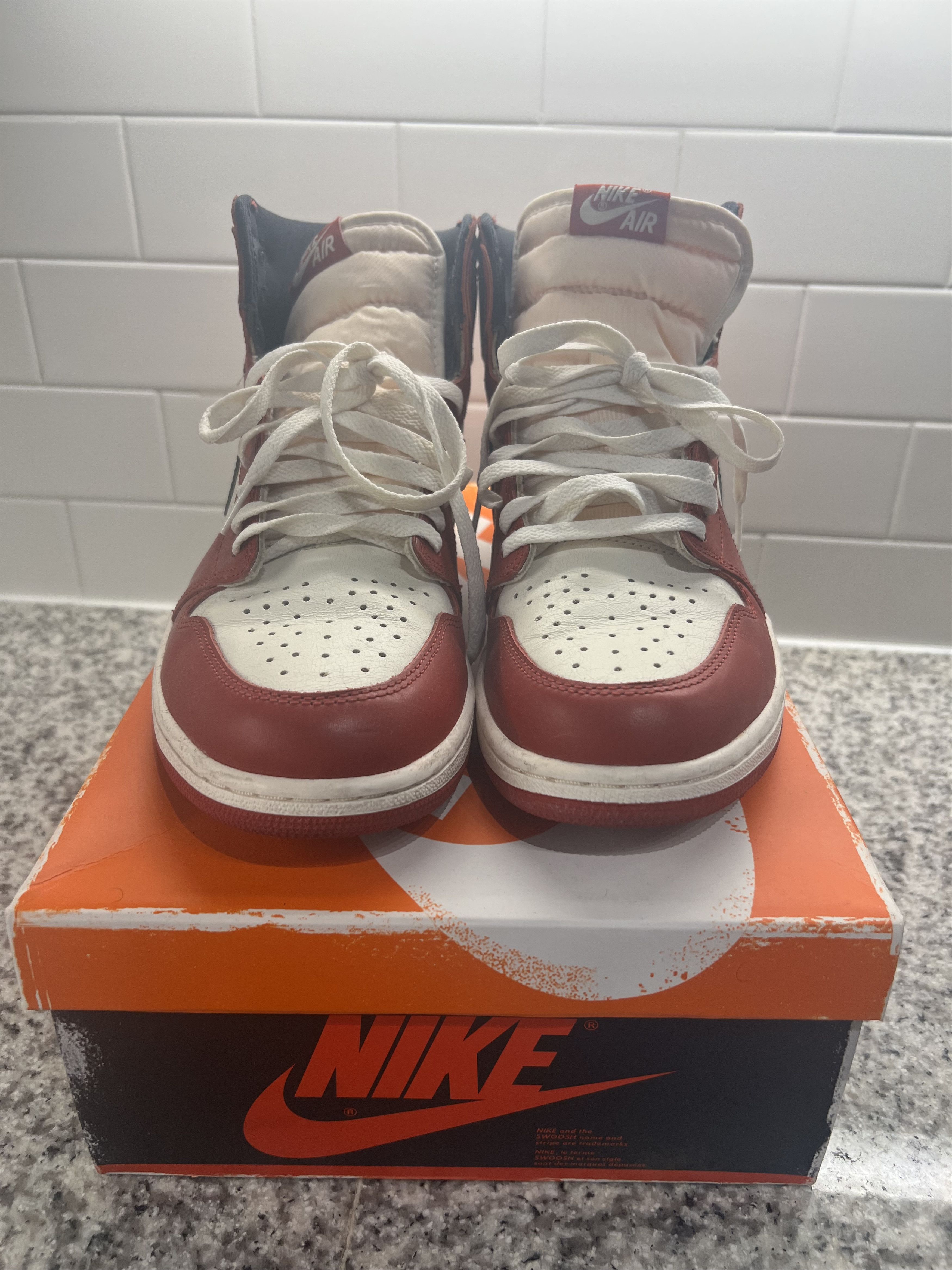 Jordan Brand Jordan OG lost and found 1s Size US 10.5 / EU 43-44 - 2 Thumbnail