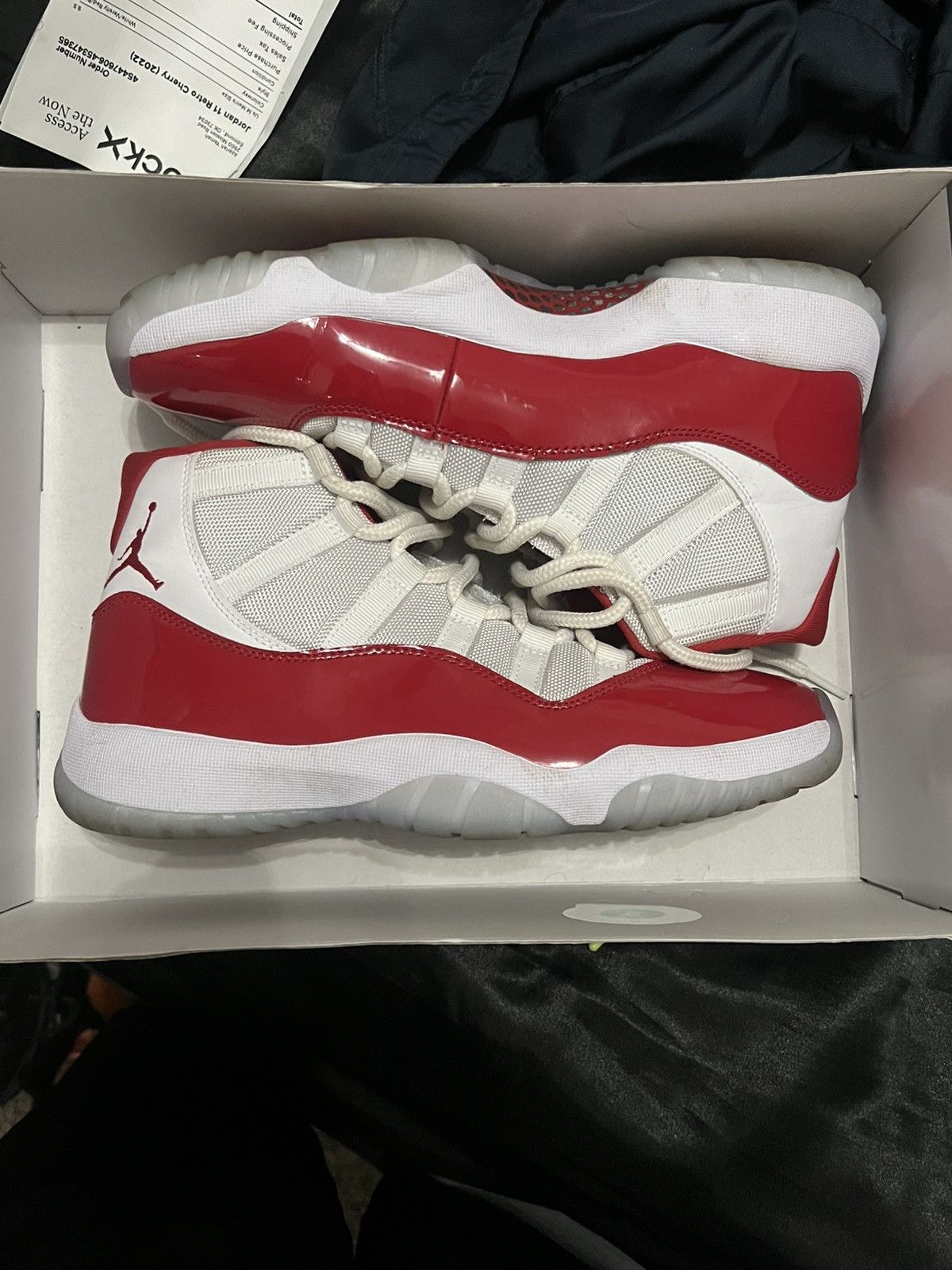 Jordan Brand Jordan 11 Cherry Size US 9.5 / EU 42-43 - 1 Thumbnail
