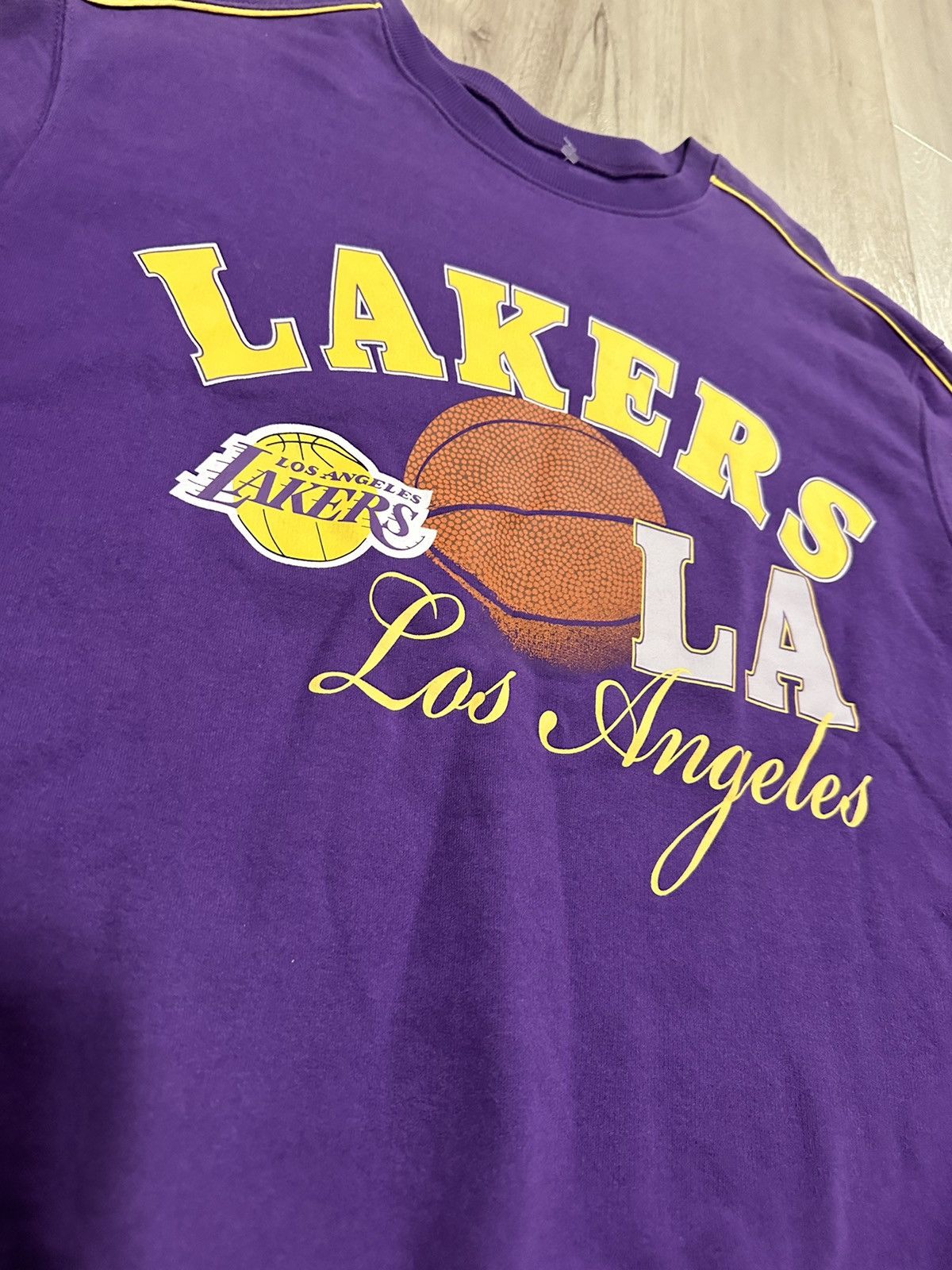 NBA NBA Los Angeles Lakers purple crewneck sweatshirt Size M Size US M / EU 48-50 / 2 - 6 Thumbnail
