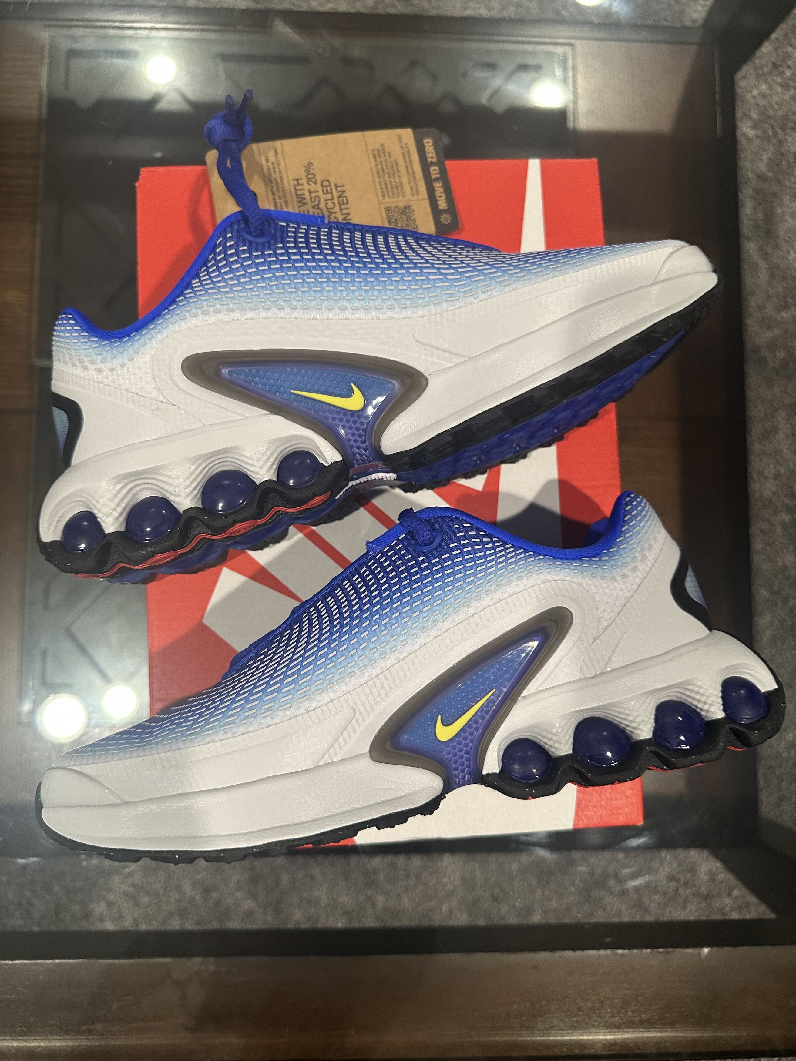 Nike Air Max DN GS 'Racer Blue' Size US 5 / EU 37 - 3 Thumbnail