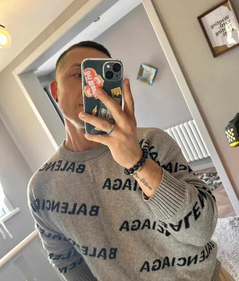 Balenciaga Balenciaga size 34 sweater 2501-Nextarrow Size US M / EU 48-50 / 2 - 6 Thumbnail