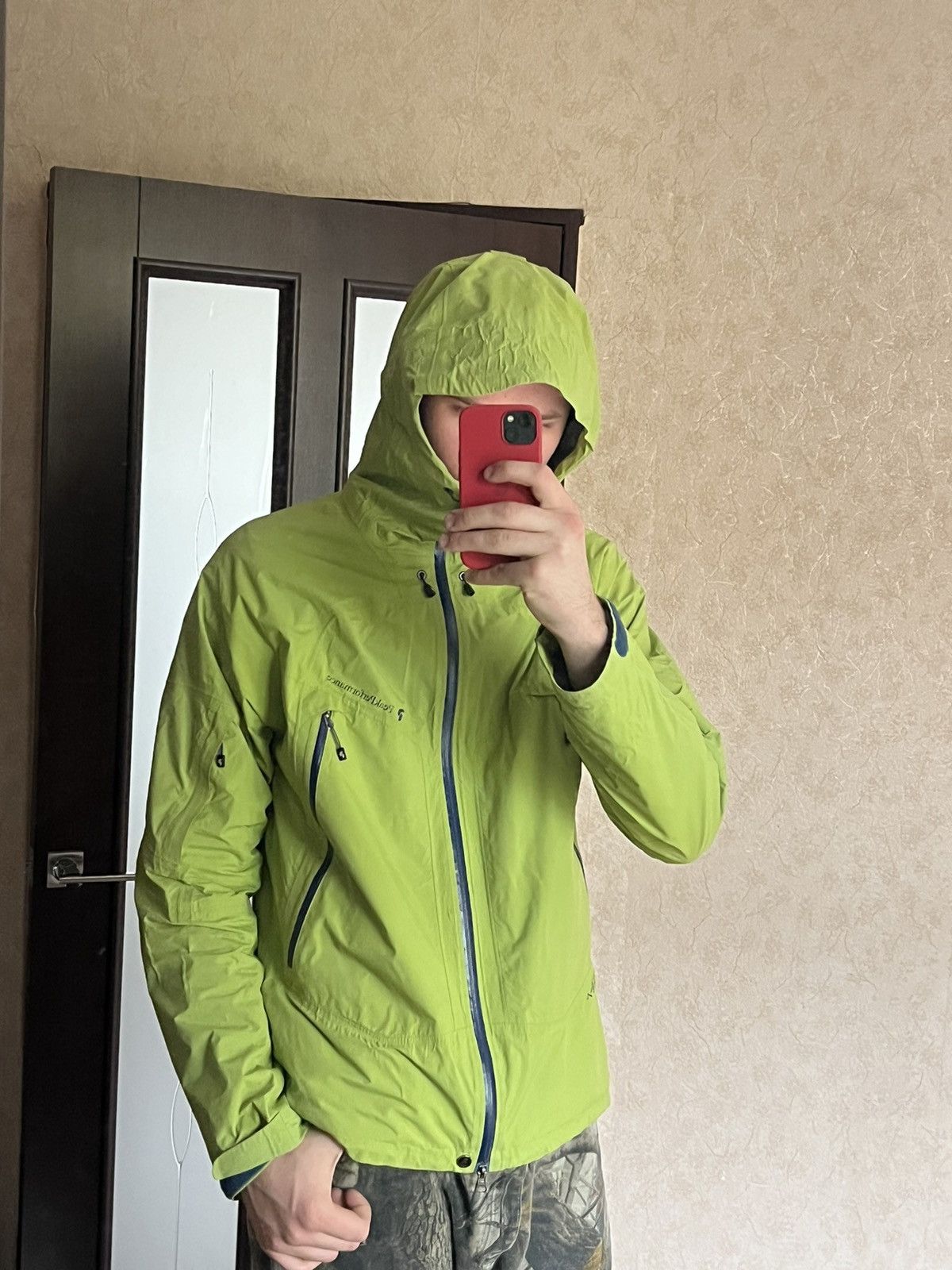 Peak Performance Peak Performance raincoat jacket outdoor minimalistic Size US L / EU 52-54 / 3 - 2 Thumbnail