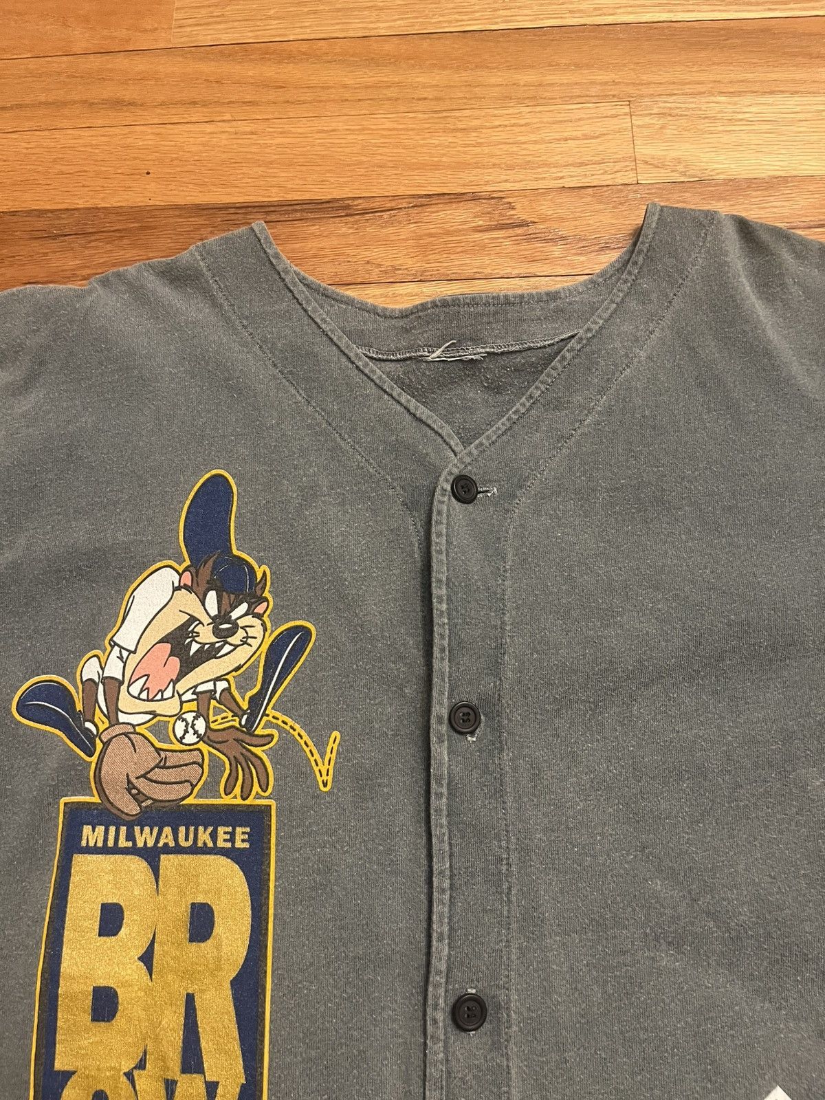 Vintage Vintage 1994 looney tunes taz Milwaukee brewers jersey shirt Size US L / EU 52-54 / 3 - 5 Thumbnail