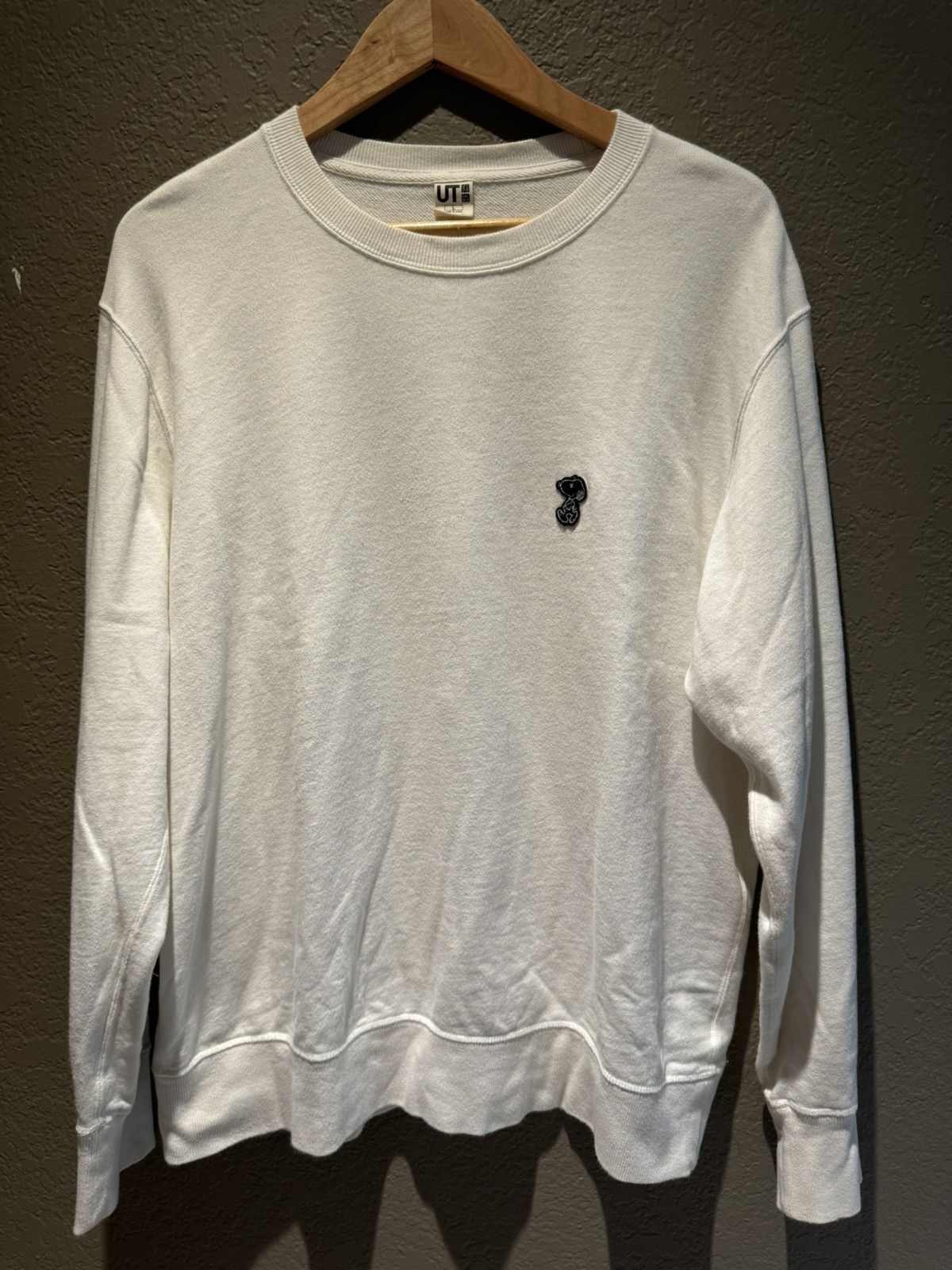 Kaws × Uniqlo Kaws x Peanuts x Uniqlo Snoopy Crewneck Medium Used Size US M / EU 48-50 / 2 - 1 Thumbnail