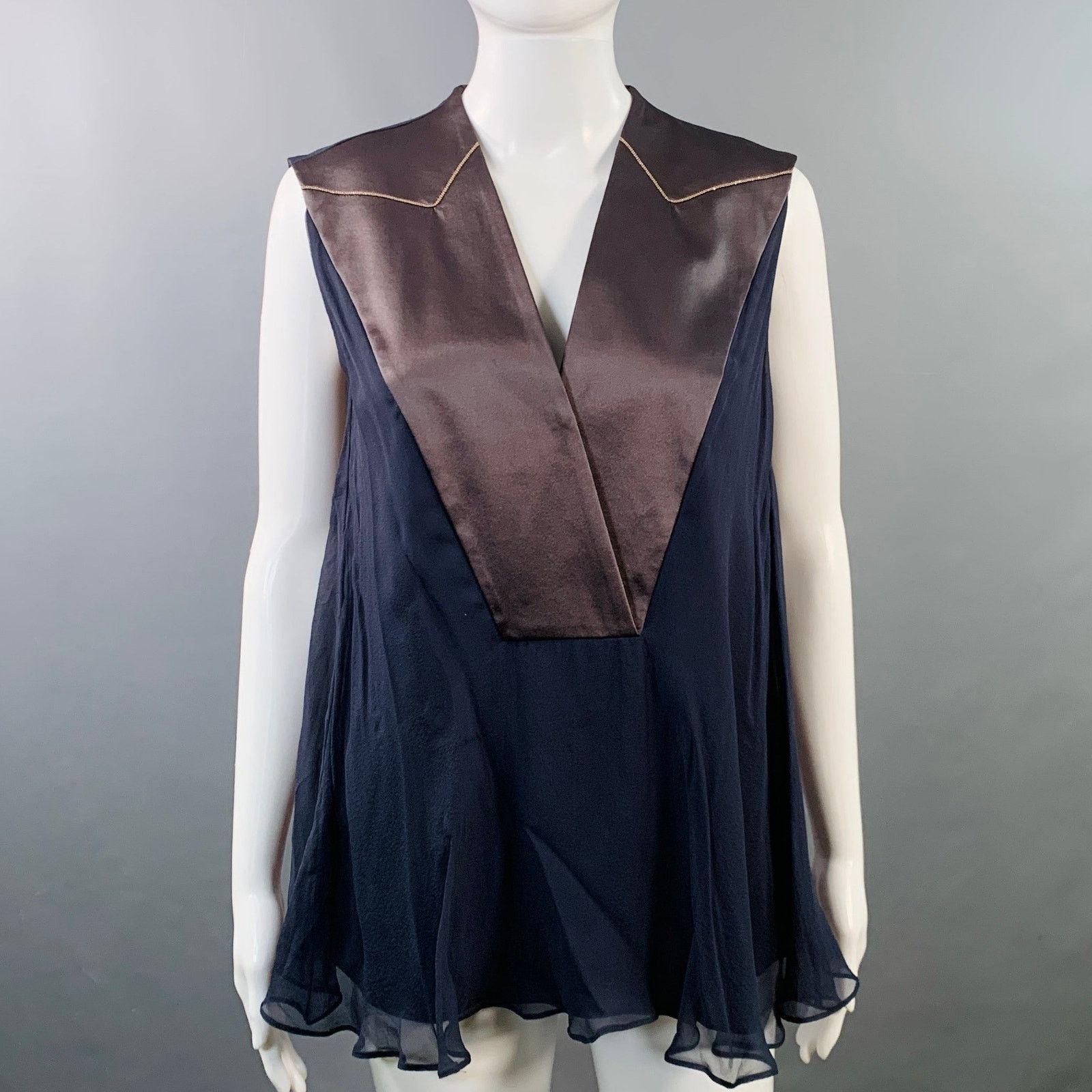 Brunello Cucinelli BRUNELLO CUCINELLI S Two Tone Monili Beading V-Neck Blouse Size S / US 4 / IT 40 - 1 Thumbnail