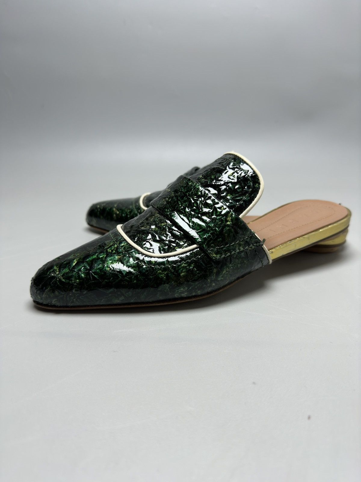 Marni Marni Green Crinkled Patent Point Toe Slip on Mule Flats Size US 6 / IT 36 - 4 Thumbnail