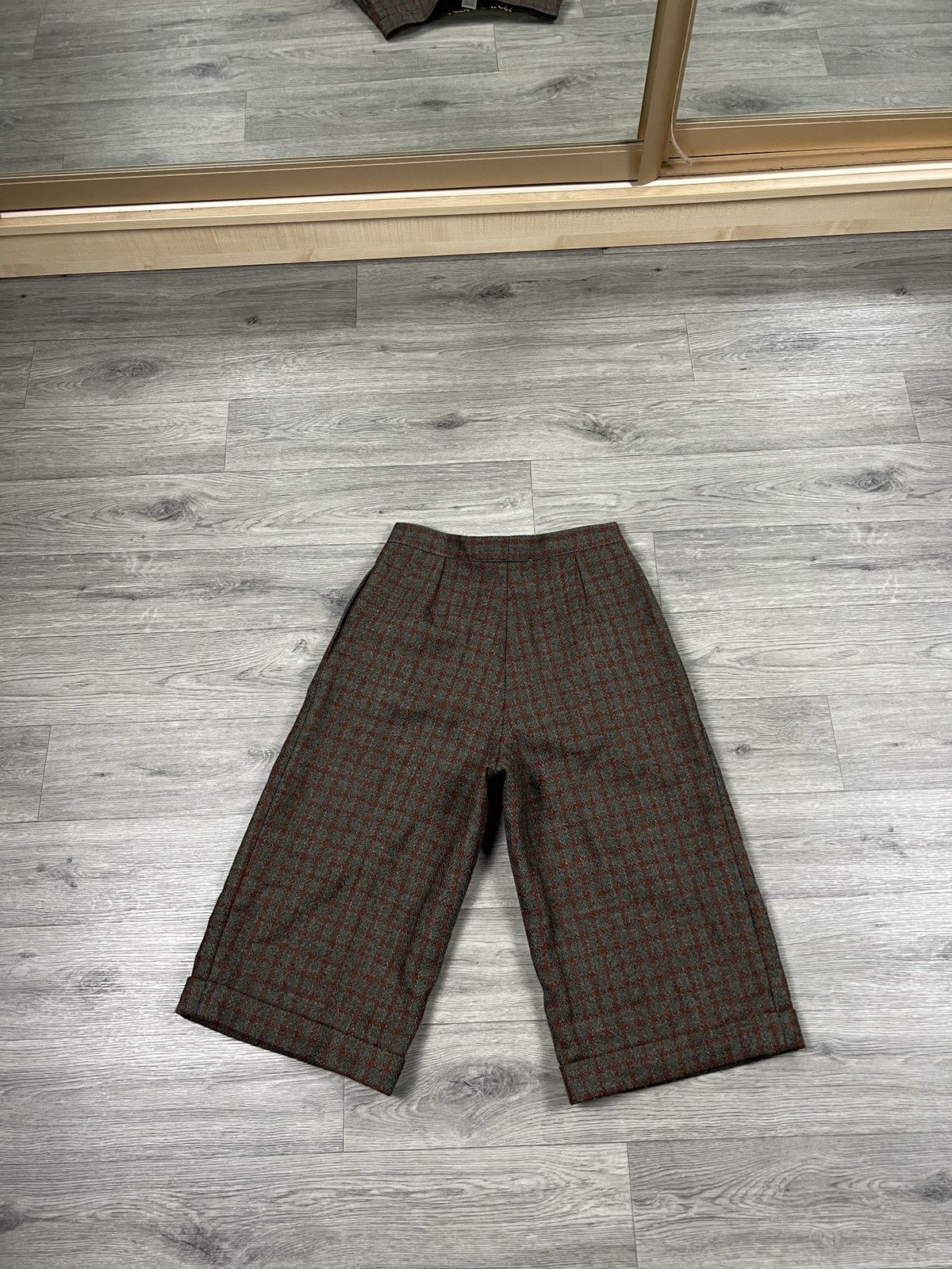 Celine Rare Celine vintage wool tweed shorts FR 10 (M) Women’s Size 28" / US 6 / IT 42 - 10 Thumbnail