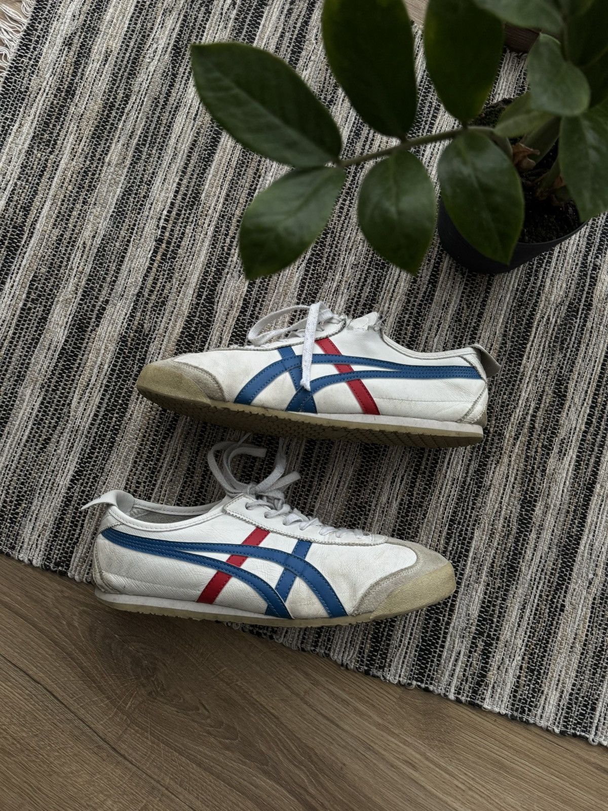 Asics ASICS ONITSUKA TIGER LOW TOPS LEATHER WHITE SNEAKERS SHOES Size US 10 / EU 43 - 1 Thumbnail