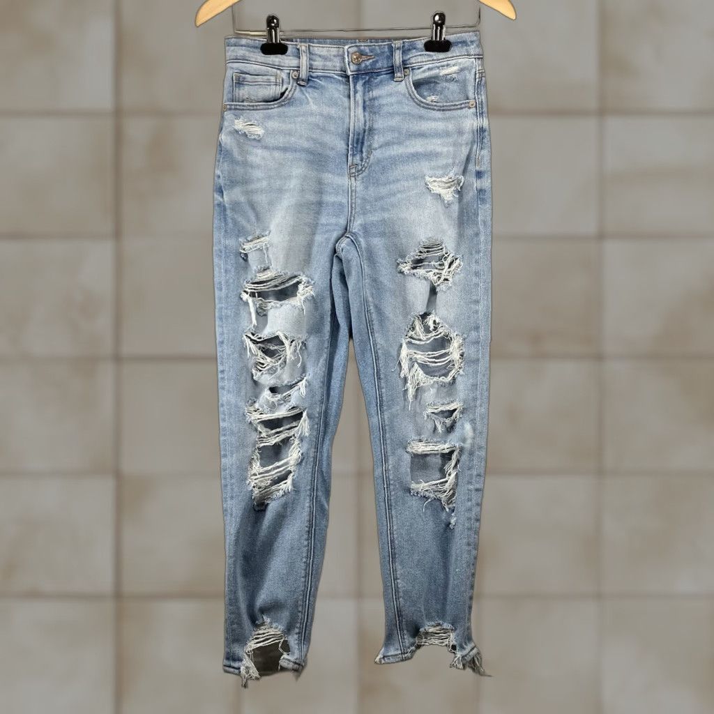 Vintage Women's American Eagle Stretch Mom Jean Size 2 Short 28x26 Distressed Blue Denim Size 26" / US 2 / IT 38 - 1 Thumbnail