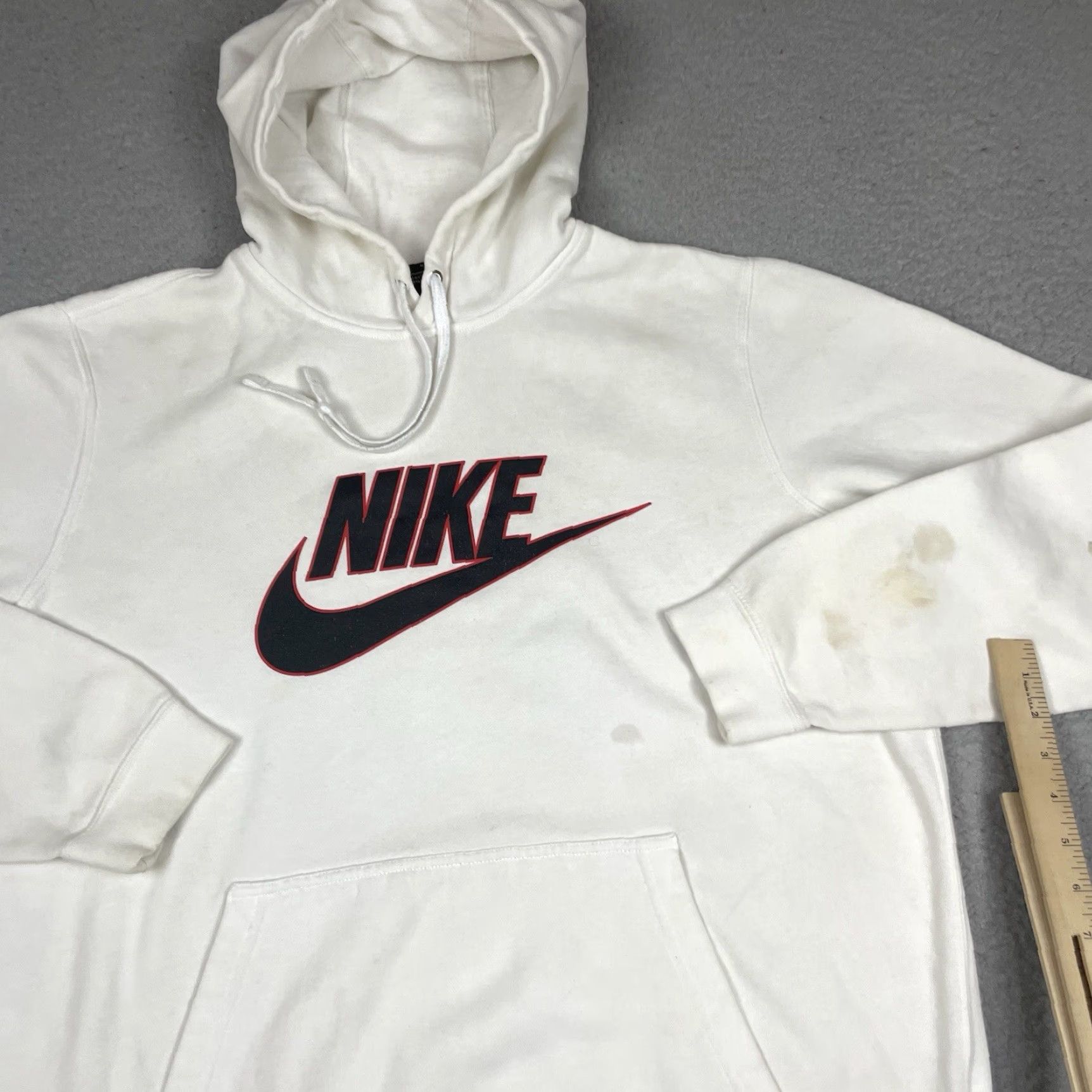 Nike VINTAGE Nike Sweatshirt Mens Sweatshirt L White Distressed Crew Neck Swoosh Logo Hoodie Size US L / EU 52-54 / 3 - 2 Thumbnail