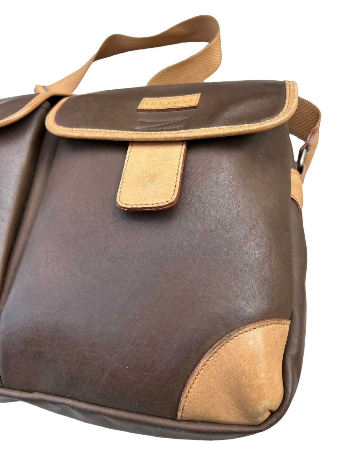 Emanuel Ungaro Vintage Ungaro PU and Leather Messenger Bag Size ONE SIZE - 8 Thumbnail