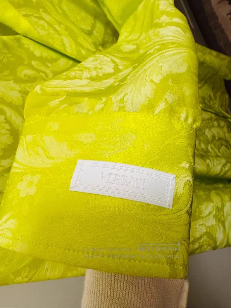 Versace Versace Fluorescent green baroque pattern long-sleeved shi Size US S / EU 44-46 / 1 - 3 Thumbnail