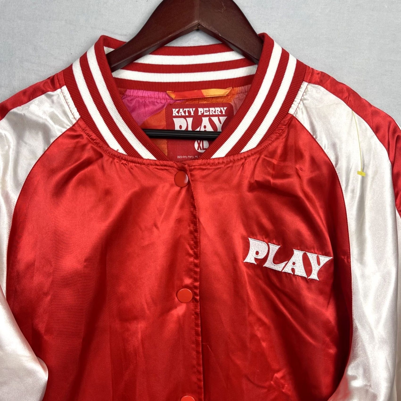 Sperry Katy Perry Bomber Jacket Mens XL Red White Satin Play Las Vegas Embroidery Snap Size US XL / EU 56 / 4 - 2 Thumbnail