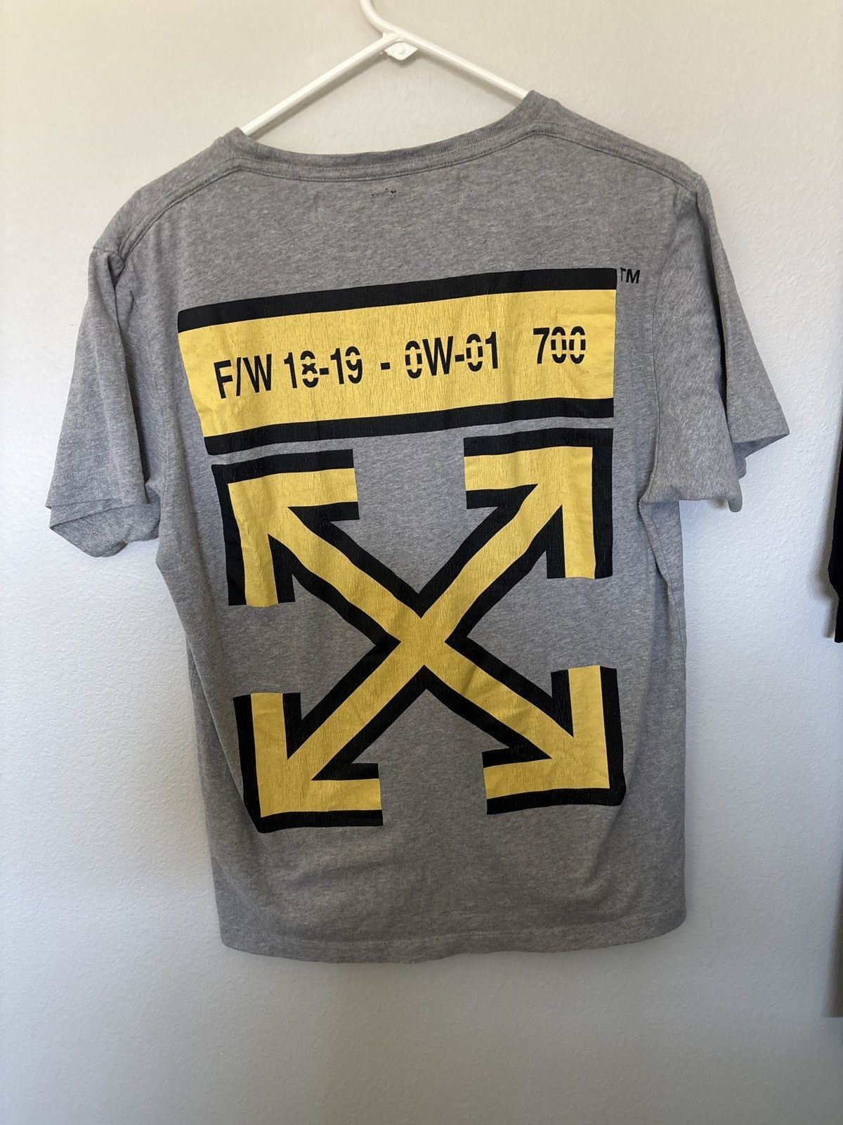 Off-White Off-White Fall/Winter 18-19 Yellow Arrow tee Medium Size US M / EU 48-50 / 2 - 1 Thumbnail