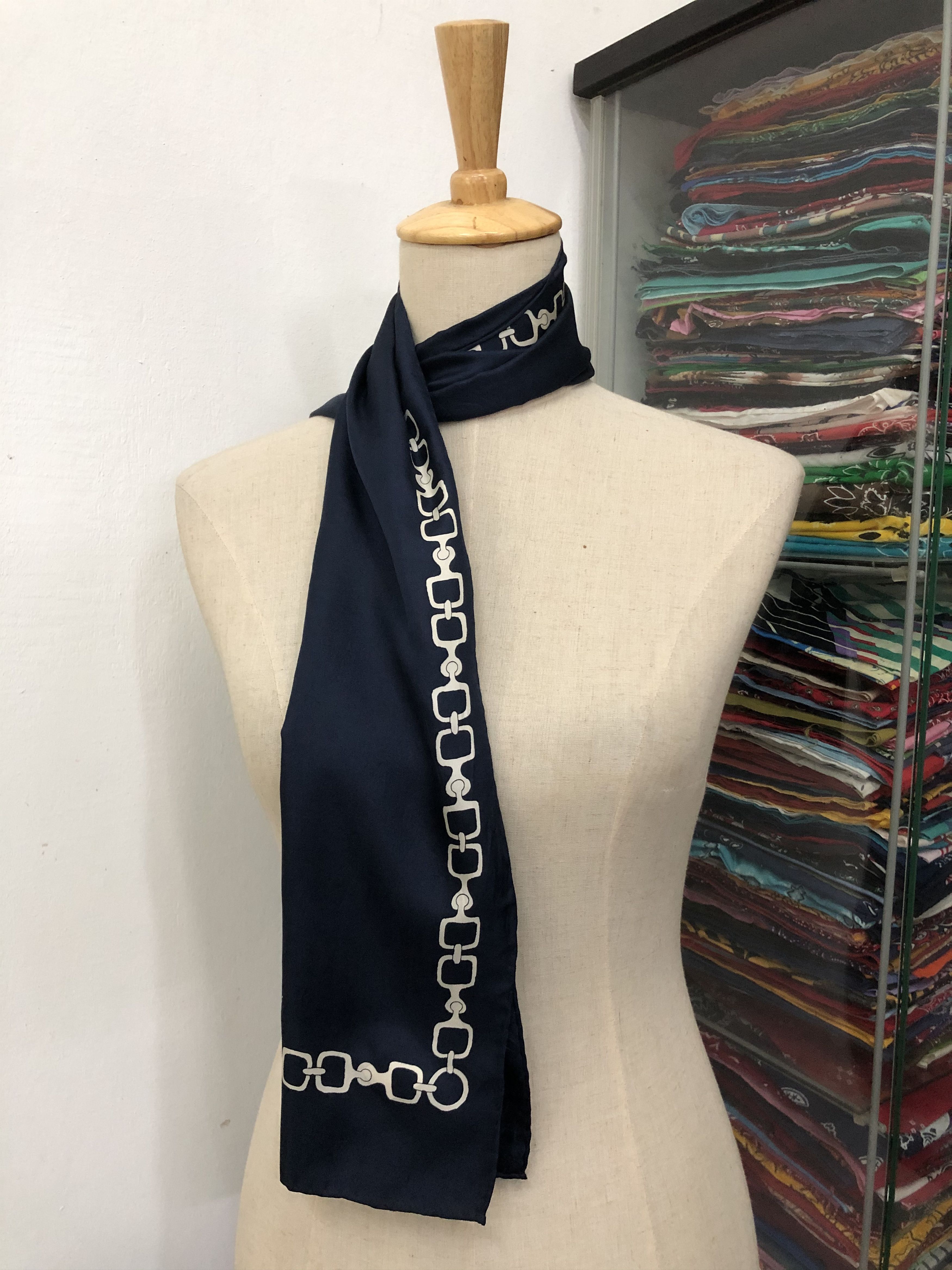 Oleg Cassini × Vintage Vintage Oleg Cassini Silk Scarf Size ONE SIZE - 1 Thumbnail