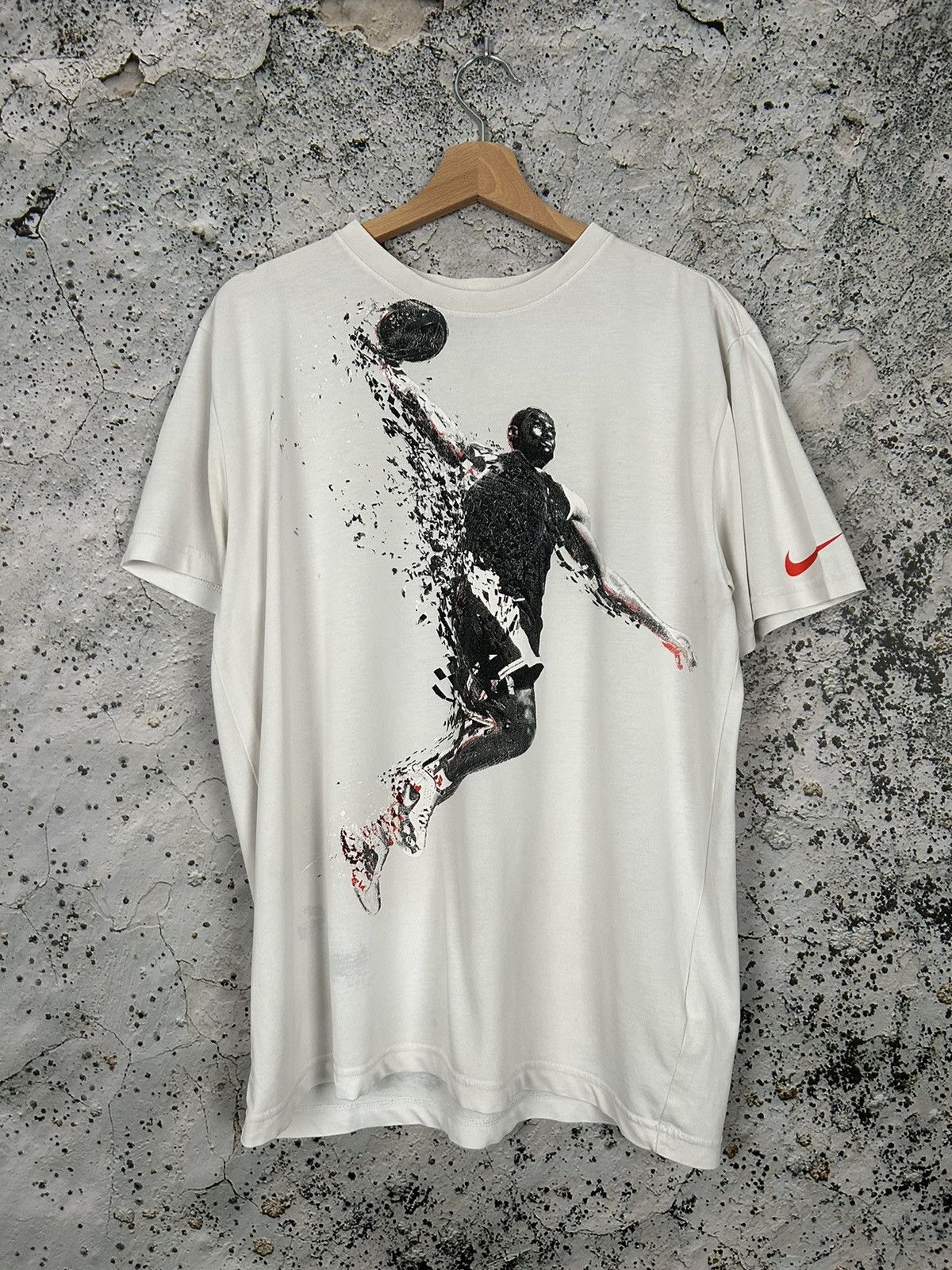 Nike Vintage Nike NBA Graphic Tee Sportswear Swoosh Hype Rare Y2K Size US M / EU 48-50 / 2 - 1 Thumbnail
