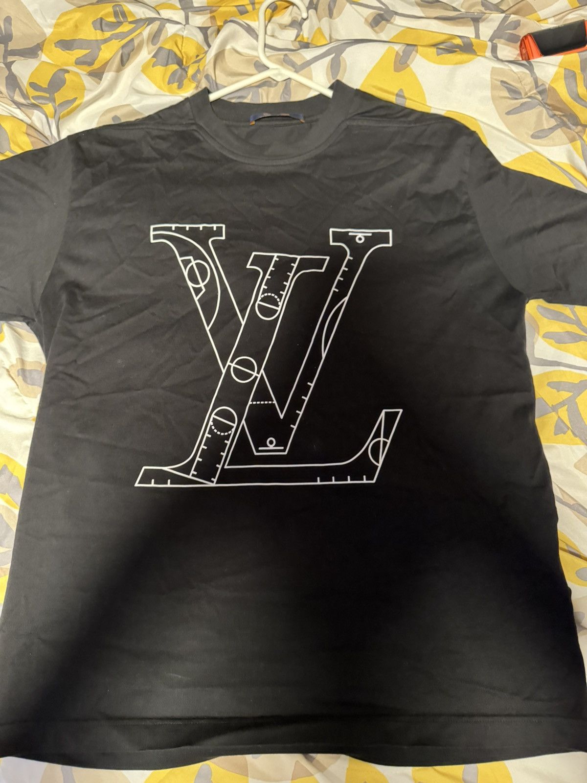 Louis Vuitton × NBA Louis Vuitton x NBA Front-Back Graphic Logo Tee Size US M / EU 48-50 / 2 - 2 Thumbnail