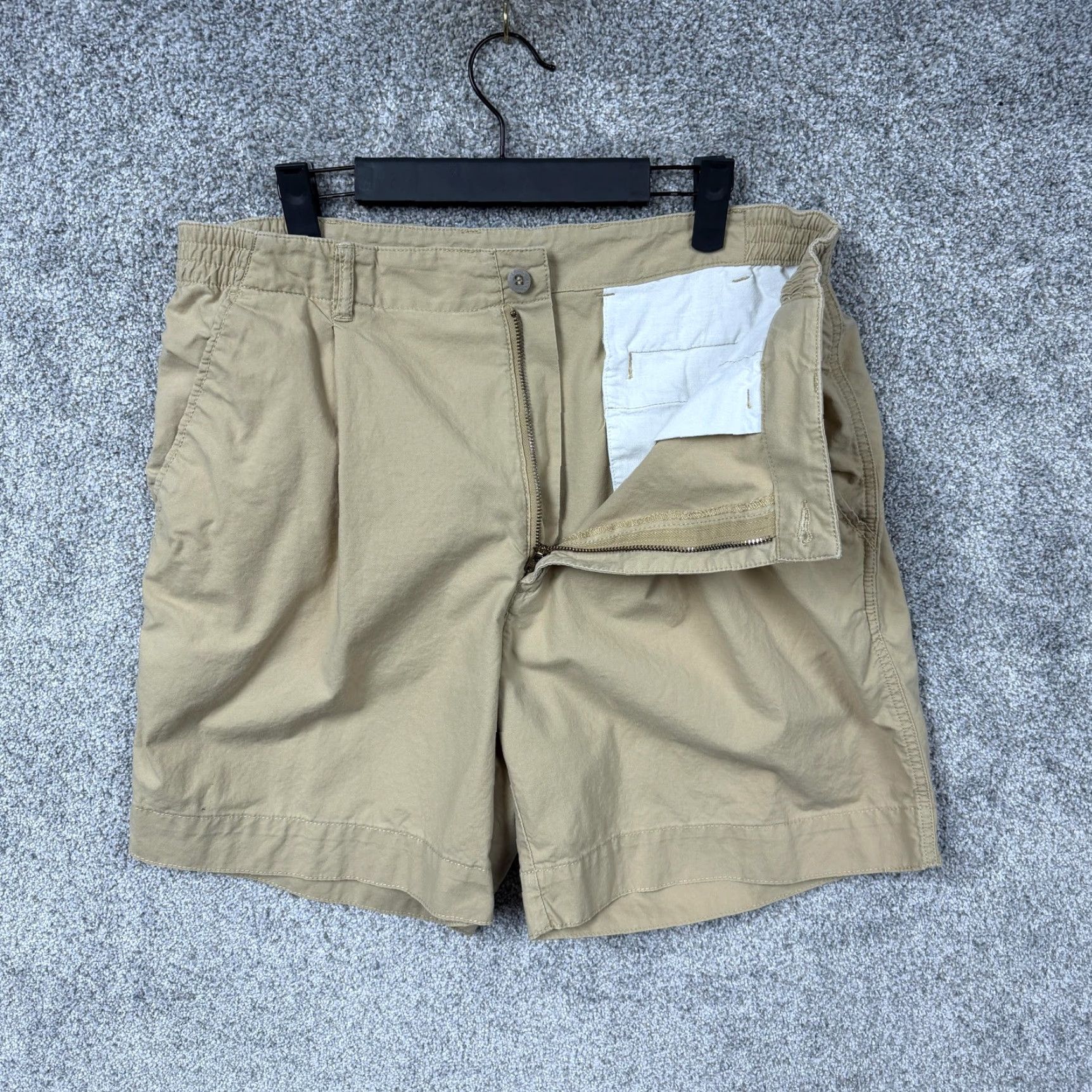 Dockers Dockers Mens Chino Shorts 34 Khaki Beig Elastic Waist Pleated 90s 7in Inseam Casual Travel | Vintage: No | Dockers Outlet Size US 34 / EU 50 - 7 Thumbnail