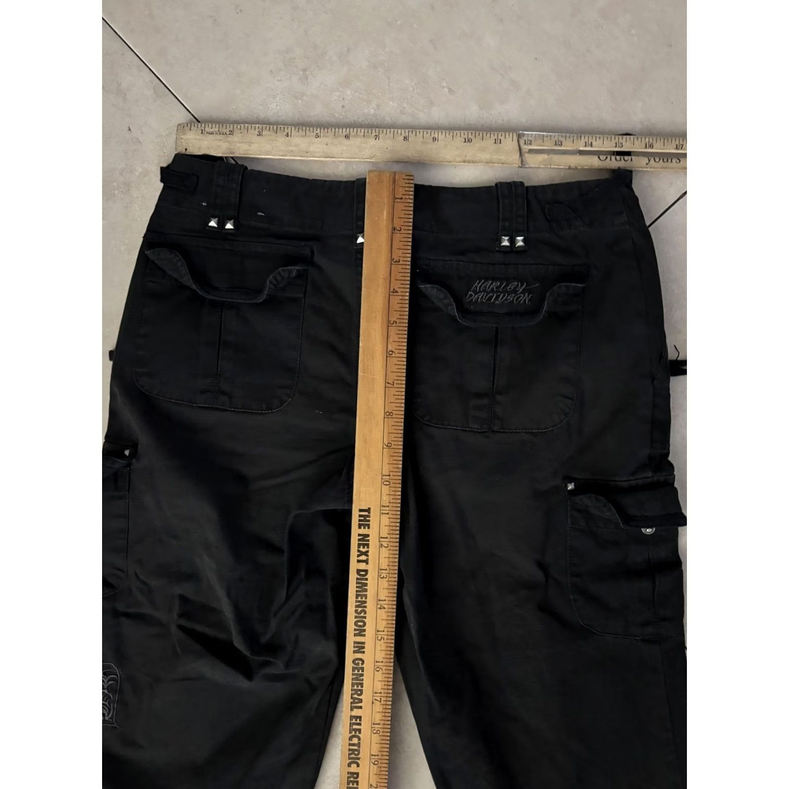 Harley Davidson VINTAGE Harley-Davidson Shorts Womens 6 Black Cargo Twill Studded Zip Pockets Biker Size 28" / US 6 / IT 42 - 6 Thumbnail