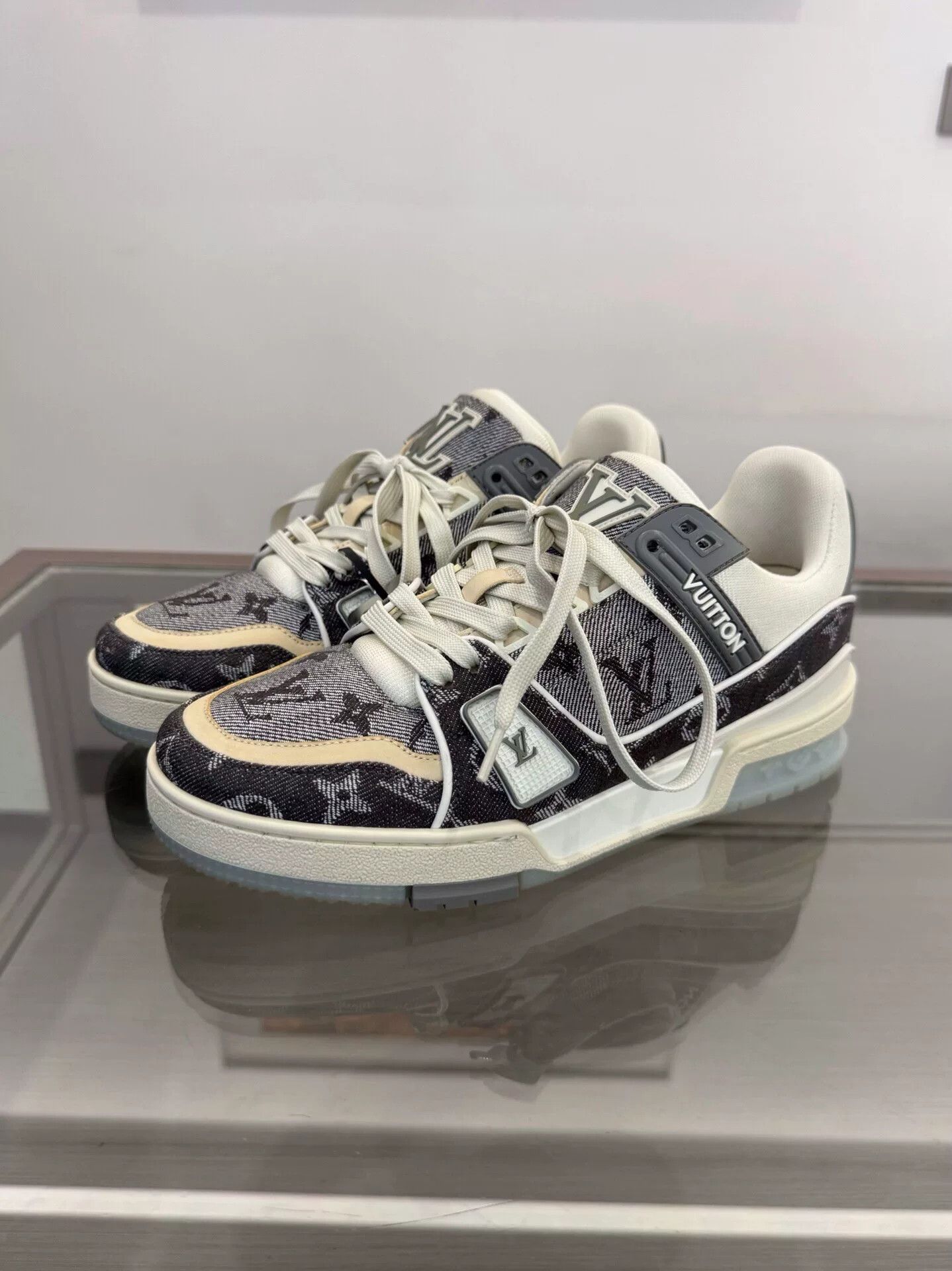 Louis Vuitton Louis Vuitton Trainer Women's Sneakers Size US 6.5 / IT 36.5 - 1 Thumbnail