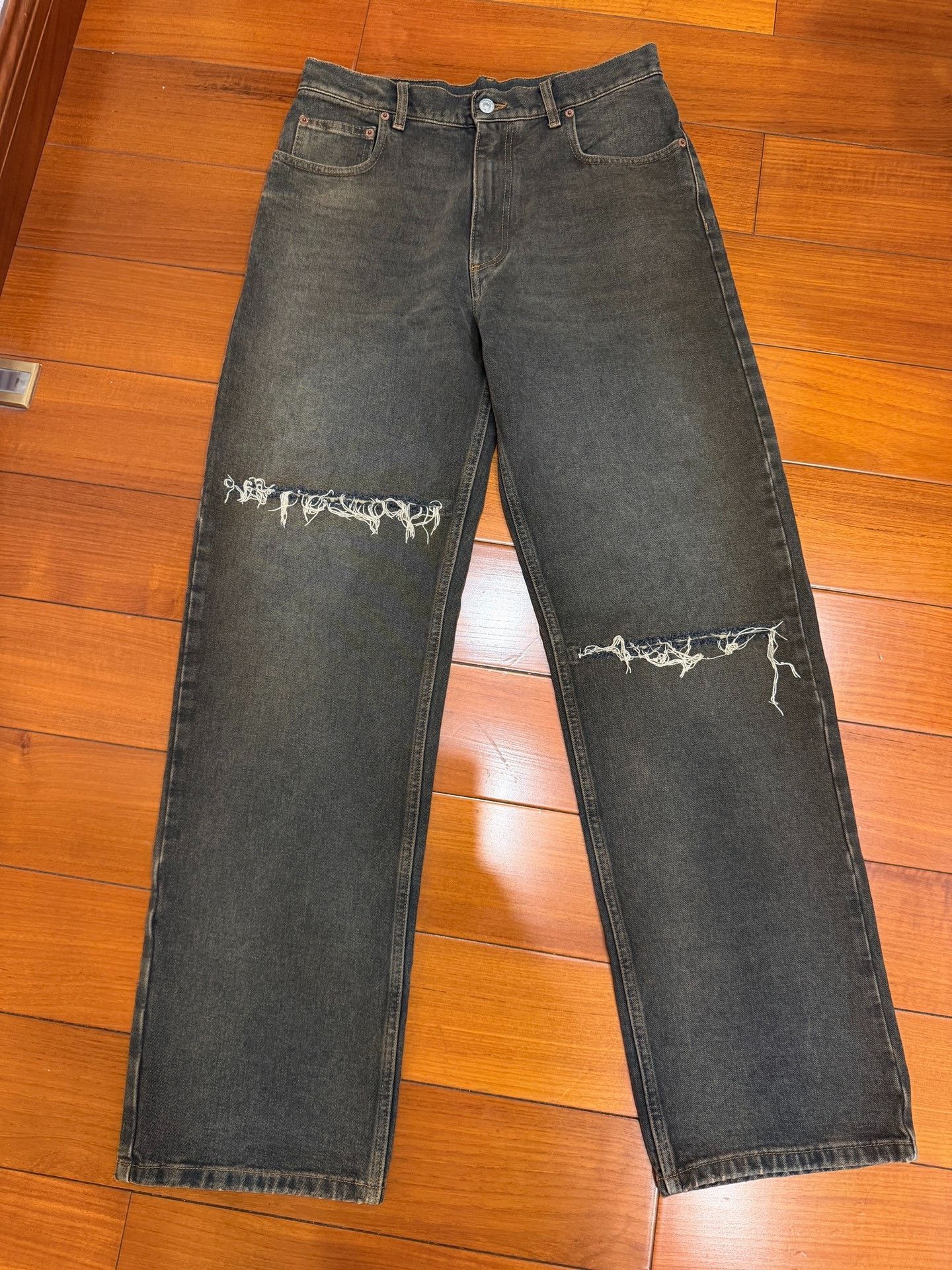 Maison Margiela Maison Margiela Distressed Cement Jeans Size US 31 - 1 Thumbnail