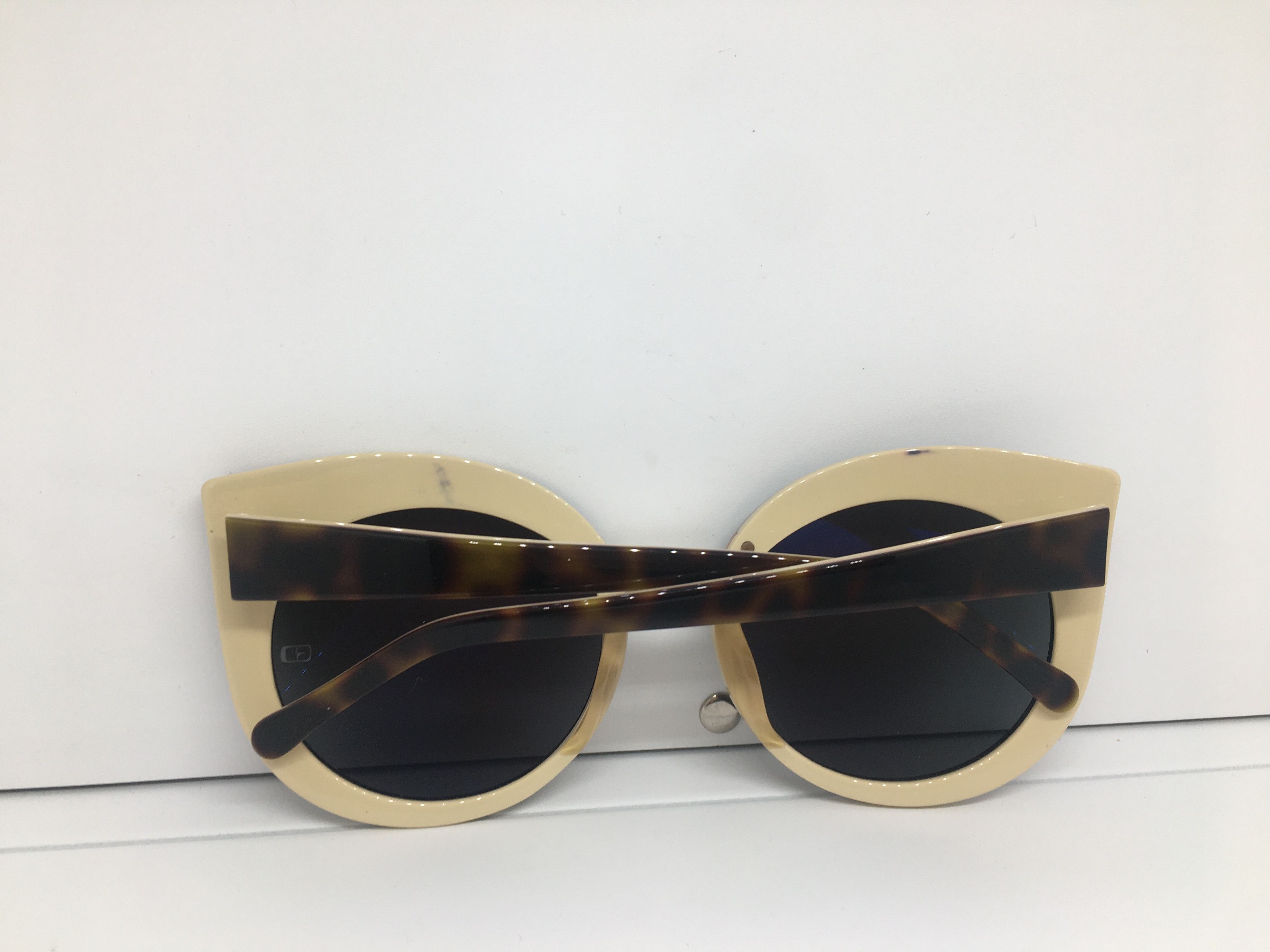 Other Great Dreamer Nurse Oversize Sunglasses Frame Diva Size ONE SIZE - 9 Thumbnail