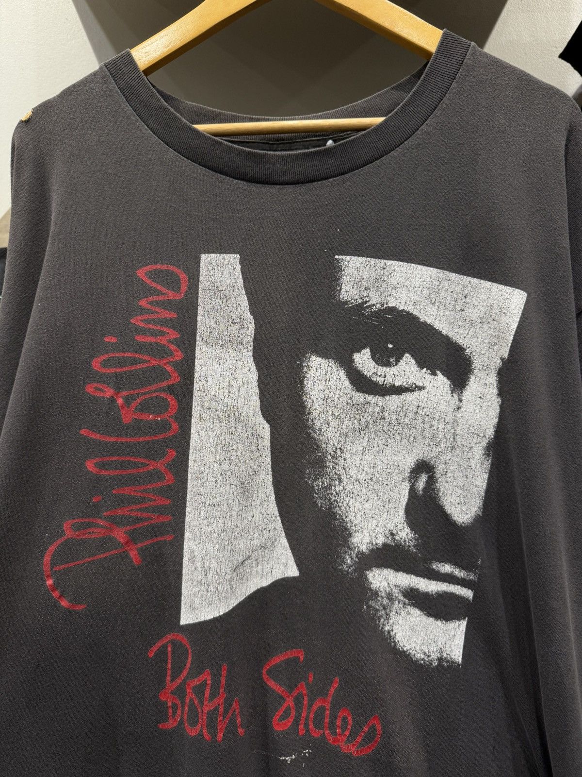 Other Vintage 90’s Phil Collins T-Shirt Size US XL / EU 56 / 4 - 1 Thumbnail