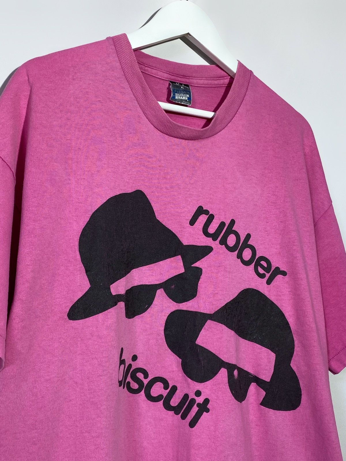 Band Tees Vintage 90s The Blues Brothers Rubber Biscuit Pink T-shirt Size US XL / EU 56 / 4 - 3 Thumbnail