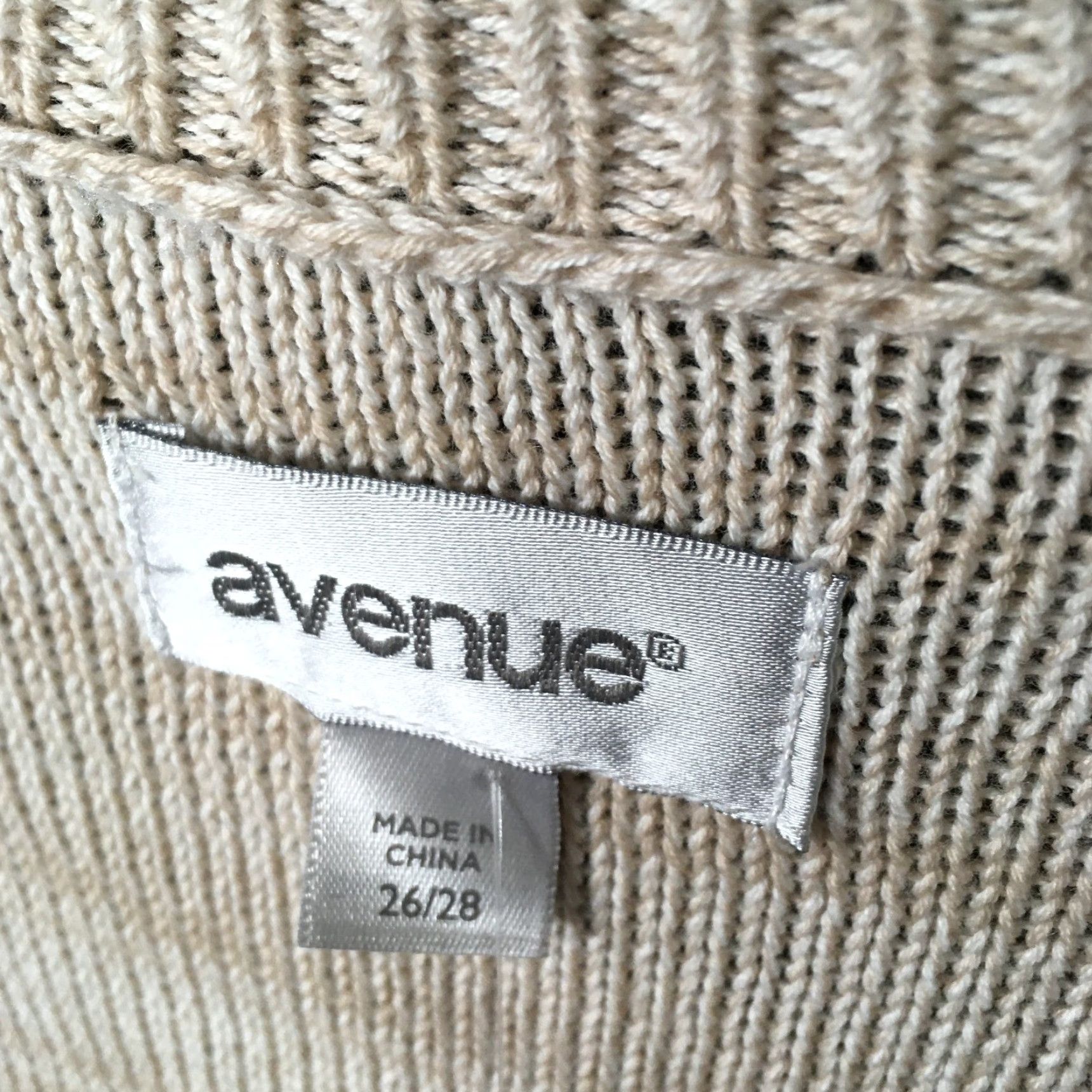 Avenue Avenue Beige V-Neck Button Up Cardigan Sweater Women's 26/28 Size Long Sleeve Fall Spring Knit Size 4XL / US 24-26 - 3 Thumbnail