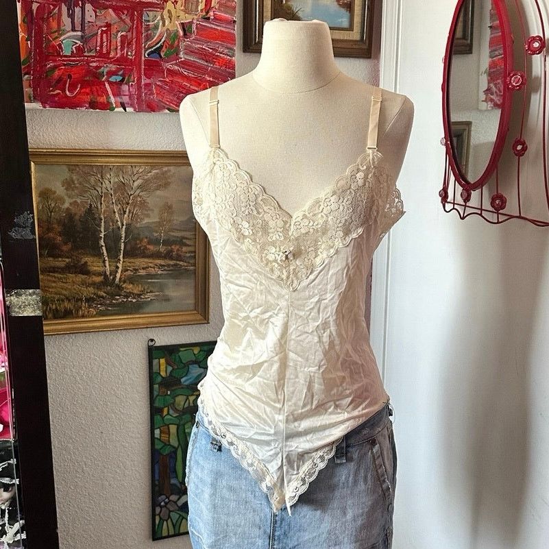 Other montgomery ward cream lace body suit Size ONE SIZE - 1 Thumbnail