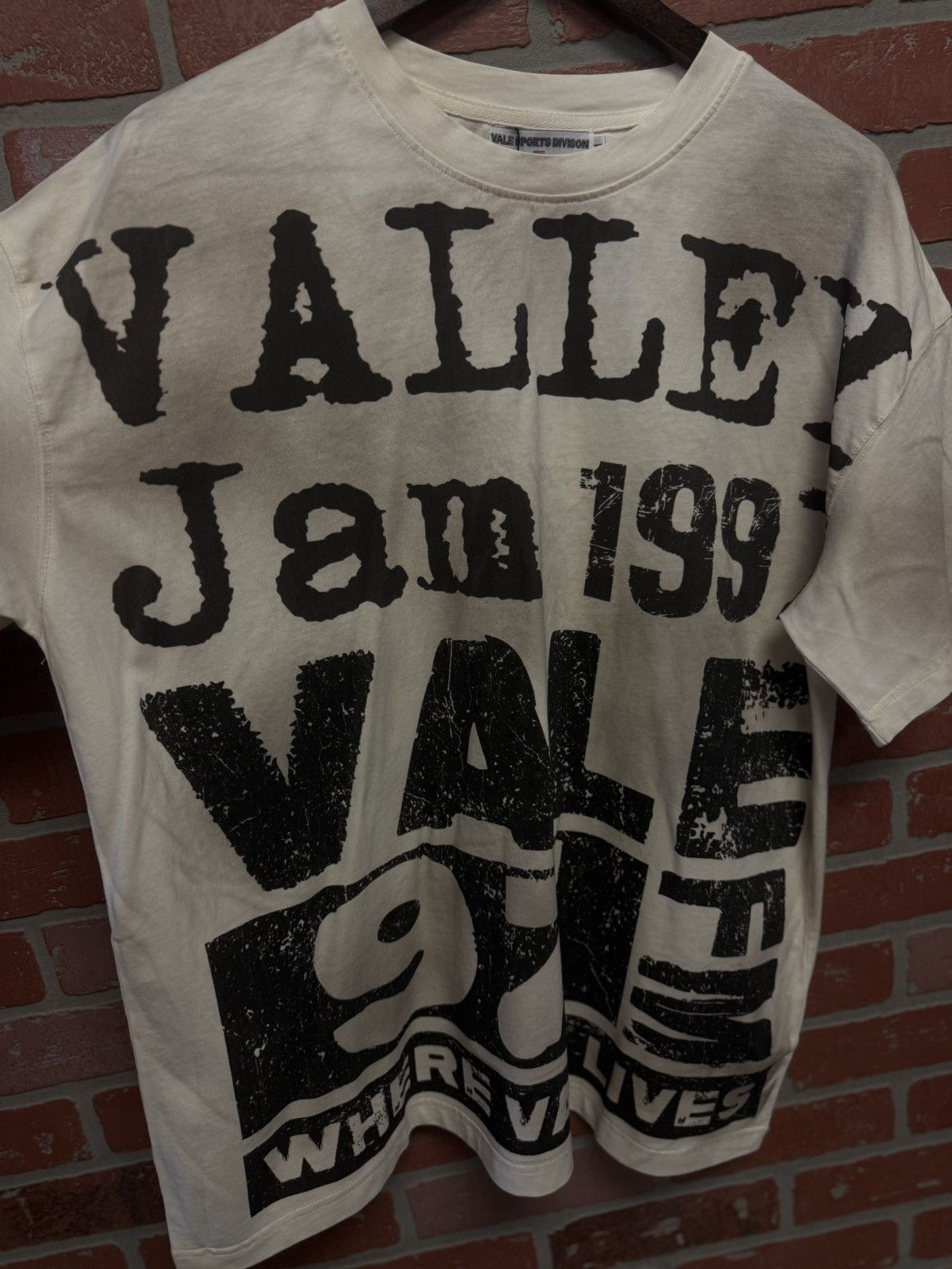 Vale Vale Valley 97FM Tee Shirt Size Medium (NEW) Size US M / EU 48-50 / 2 - 4 Thumbnail