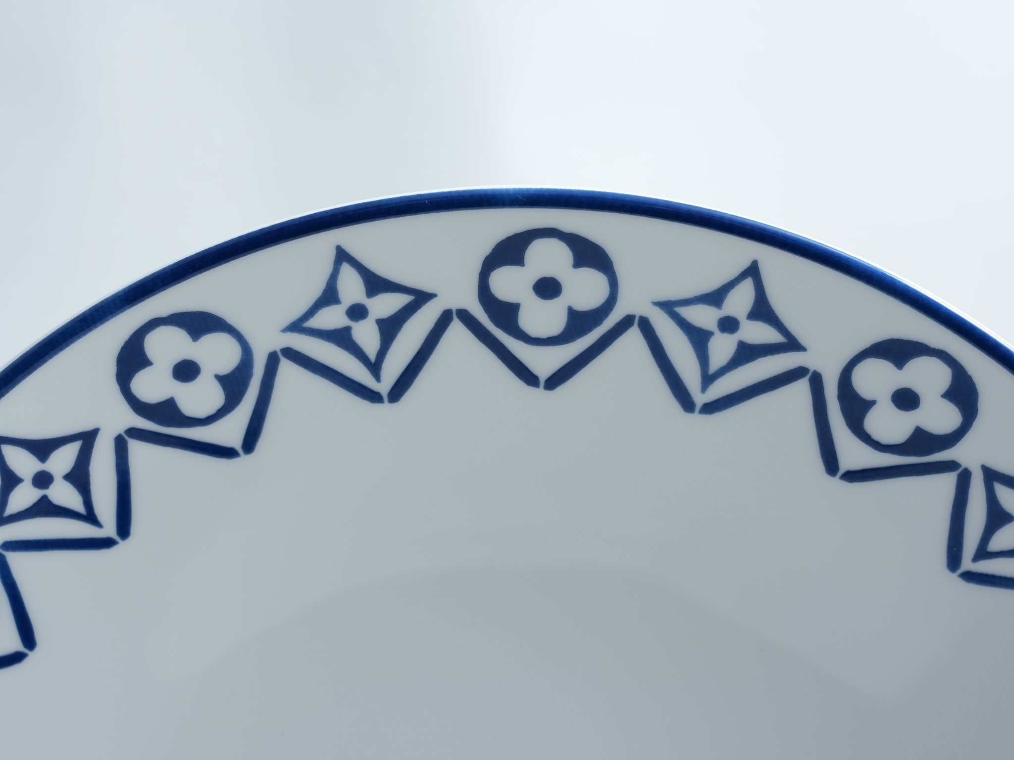 Louis Vuitton Louis Vuitton Dinner Plate 27 cm porcelain Monogram flower Size ONE SIZE - 13 Thumbnail