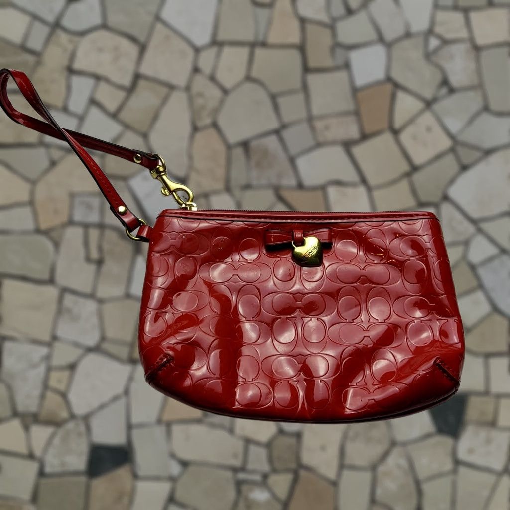 Coach Coach Signature Patent Leather Heart Wristlet Pouch Wallet Clutch Size ONE SIZE - 1 Thumbnail