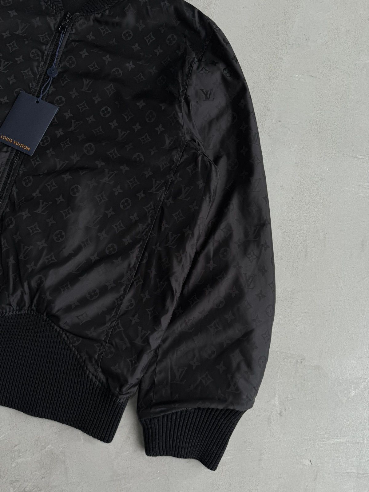 Louis Vuitton Louis Vuitton - FW2022 Leather/Mono Reversible Bomber Jacket Size US L / EU 52-54 / 3 - 10 Thumbnail