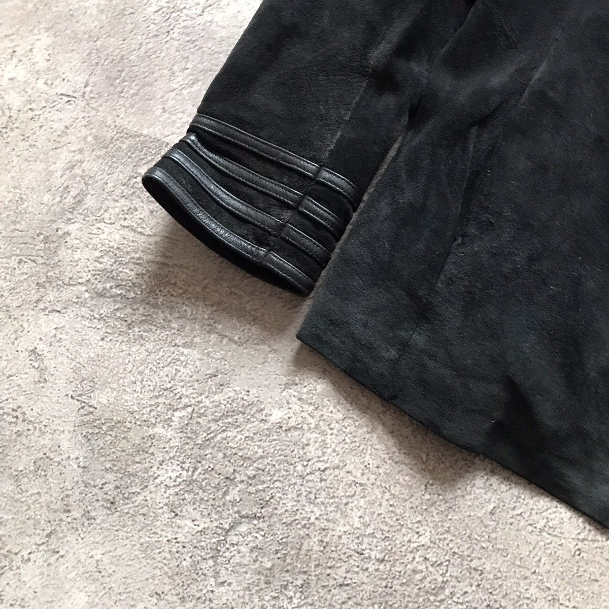 Vintage Vintage 90s Black Suede Jacket Streetwear Grunge Relaxed M Size M / US 6-8 / IT 42-44 - 4 Thumbnail