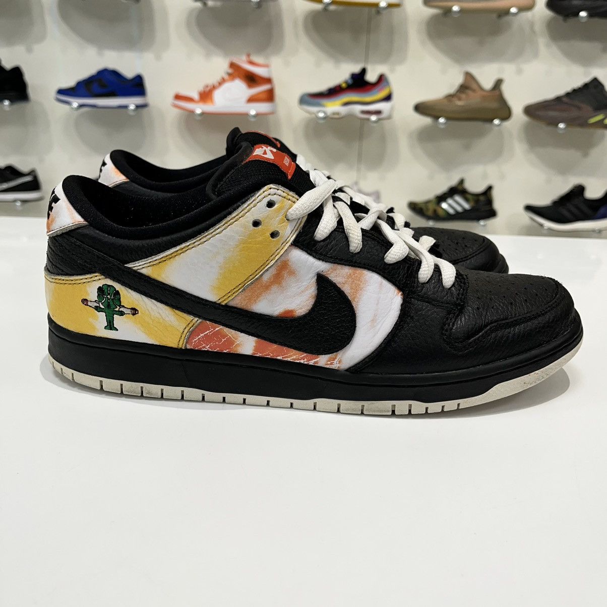 Nike SB Nike SB Dunk Low Raygun Tie-Dye Black Size US 10 / EU 43 - 7 Thumbnail
