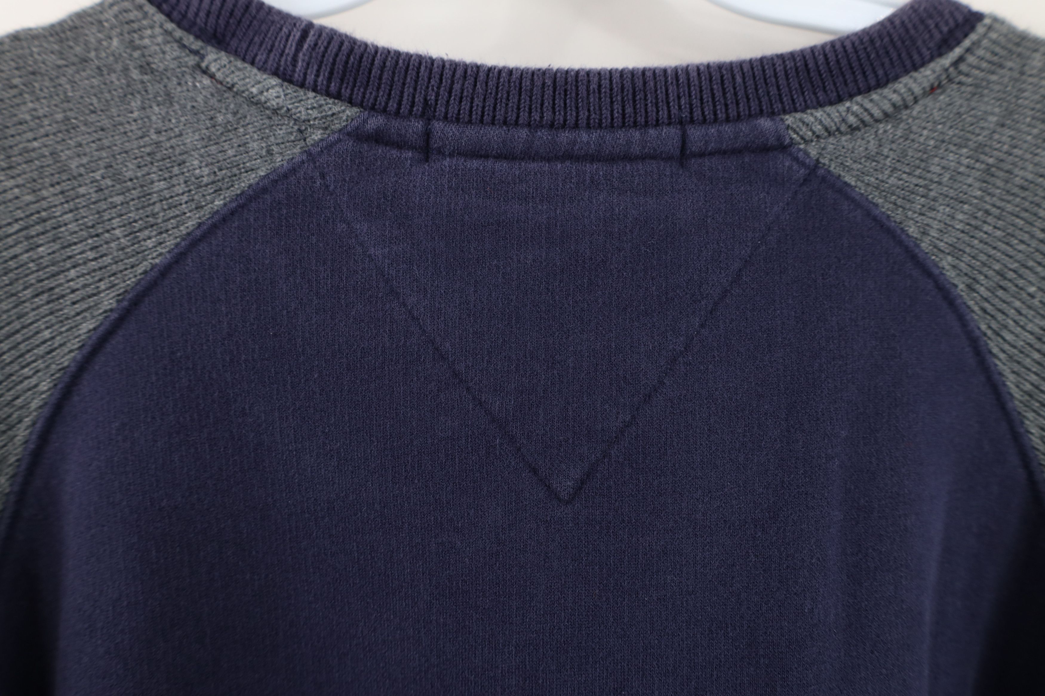 Tommy Hilfiger Vintage Tommy Hilfiger Spell Out Raglan Crewneck Sweatshirt Size US L / EU 52-54 / 3 - 9 Thumbnail