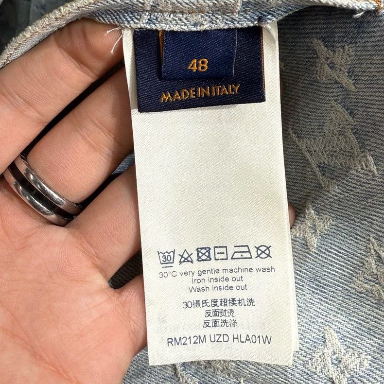 Louis Vuitton Louis Vuitton Logo-printed washed zip-up denim hooded jack Size US M / EU 48-50 / 2 - 4 Thumbnail