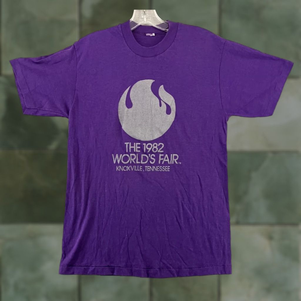 Vintage VINTAGE The 1982 Worlds Fair Knoxville Tennessee Graphic T-Shirt Adult Small Purple Size US S / EU 44-46 / 1 - 1 Thumbnail