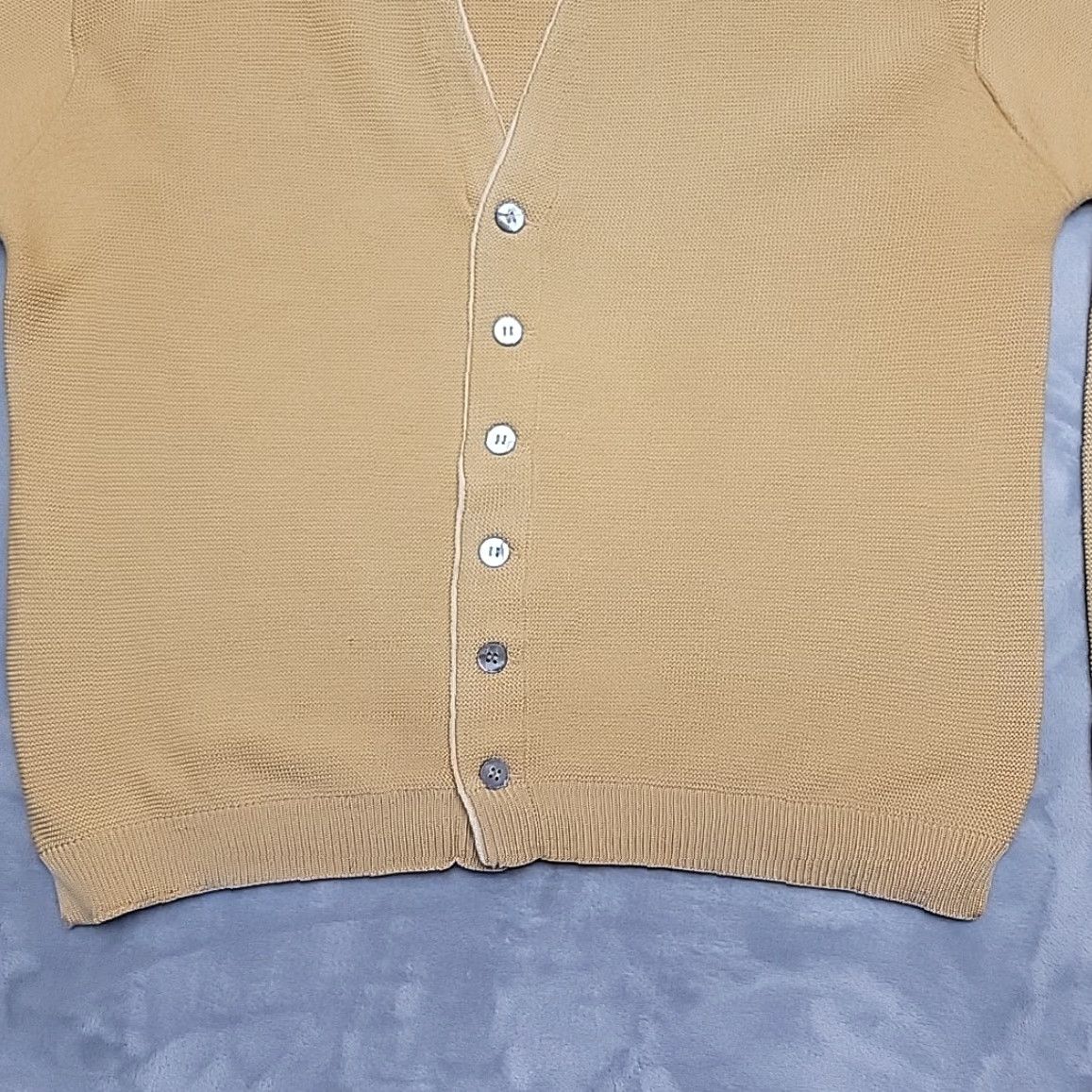 Vintage VINTAGE Lord Jeff 19th Hole Cardigan Mens L Tan 100% Australian Wool Golf VTG USA Cardigan Mens L Yellow Pockets Solid Wool 80s 70s Size US L / EU 52-54 / 3 - 2 Thumbnail