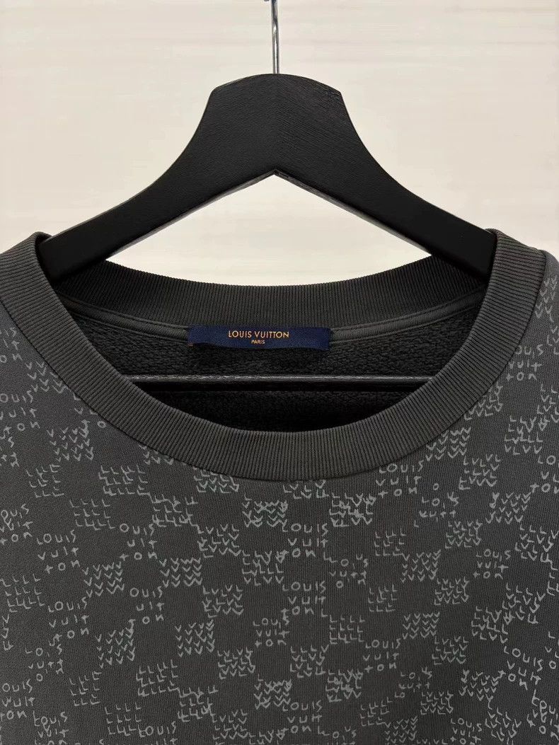 Louis Vuitton LOUIS VUITTON Full print aircraft embroidered sweatshirt 25 Size US XXL / EU 58 / 5 - 4 Thumbnail