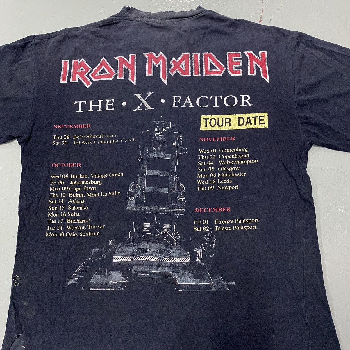 Band Tees × Vintage Vintage Thrashed Iron Maiden X Factor Tour Tee Distressed Size US L / EU 52-54 / 3 - 6 Thumbnail