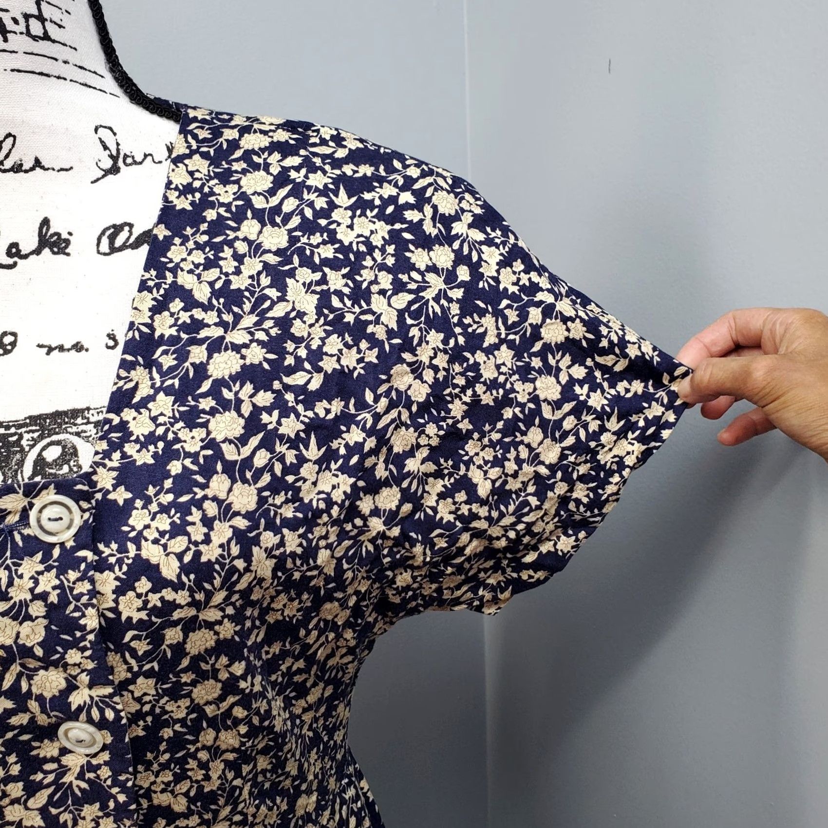 Vintage All That Jazz Womens Size 11/12 Multi Floral Fit & Flare Dress Knee Length Button Front Casual Floral Pattern Women Size L / US 10 / IT 46 - 6 Thumbnail